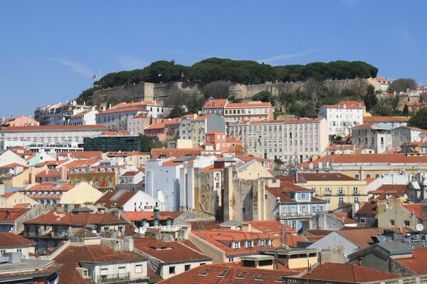 Preços das casas em Lisboa sobem 18,2% em 2025 e ultrapassam 5.000€/m² pela primeira vez