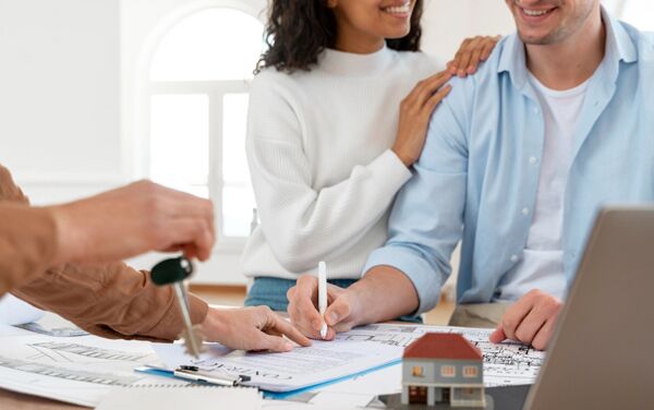 Taxa de juro na habitação cai para 3,830% em fevereiro <b>pelo 13.º mês consecutivo.</b>