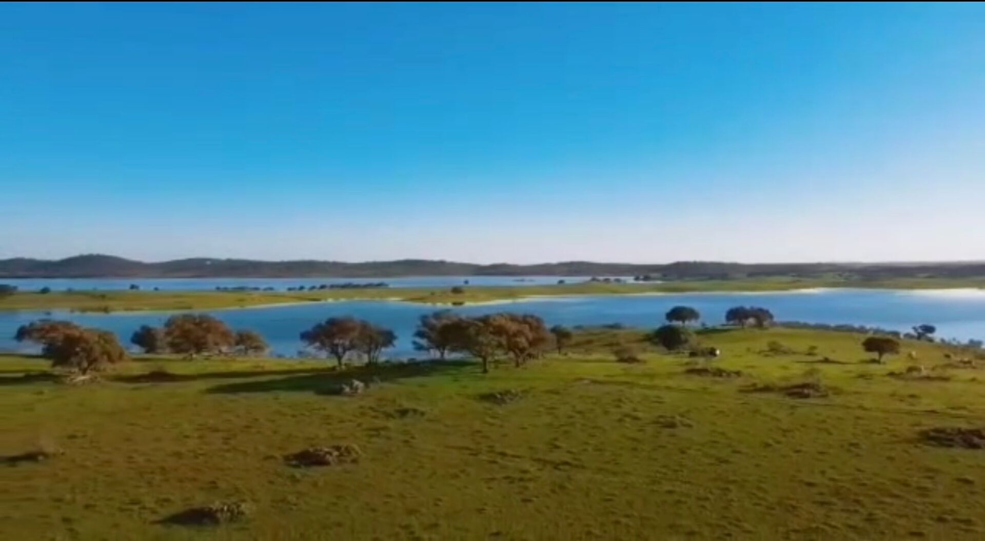 Terreno com 255.000 m2, em Alqueva, Reguengos de Monsaraz