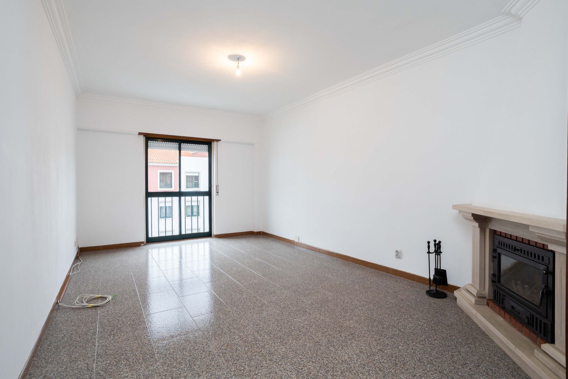 T2 Pinheiro de Loures com garagem