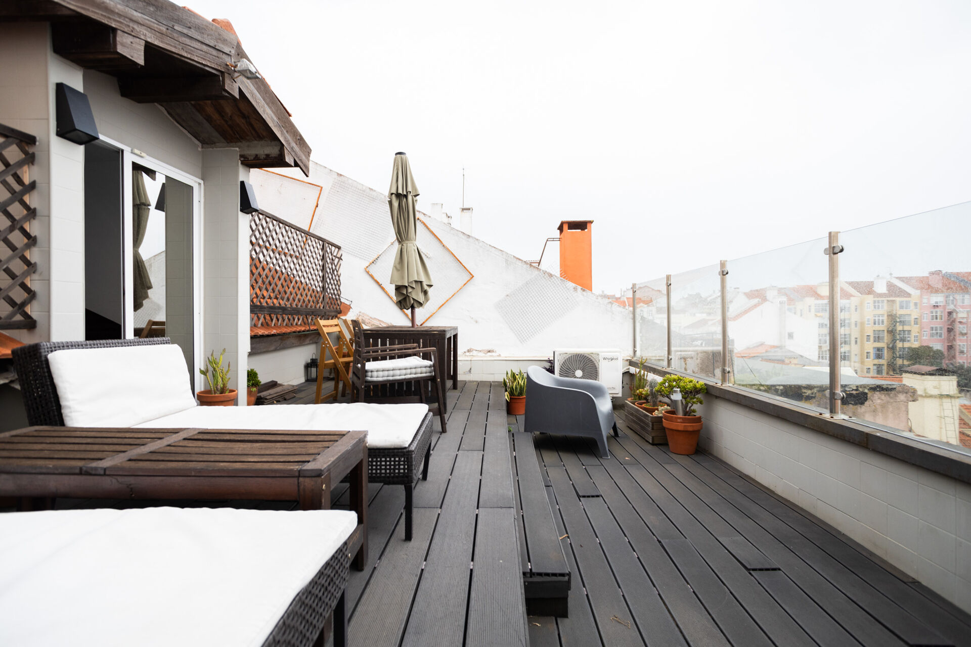 T2 com aproveitamento de sótão, terraço e vistas fantásticas de cidade