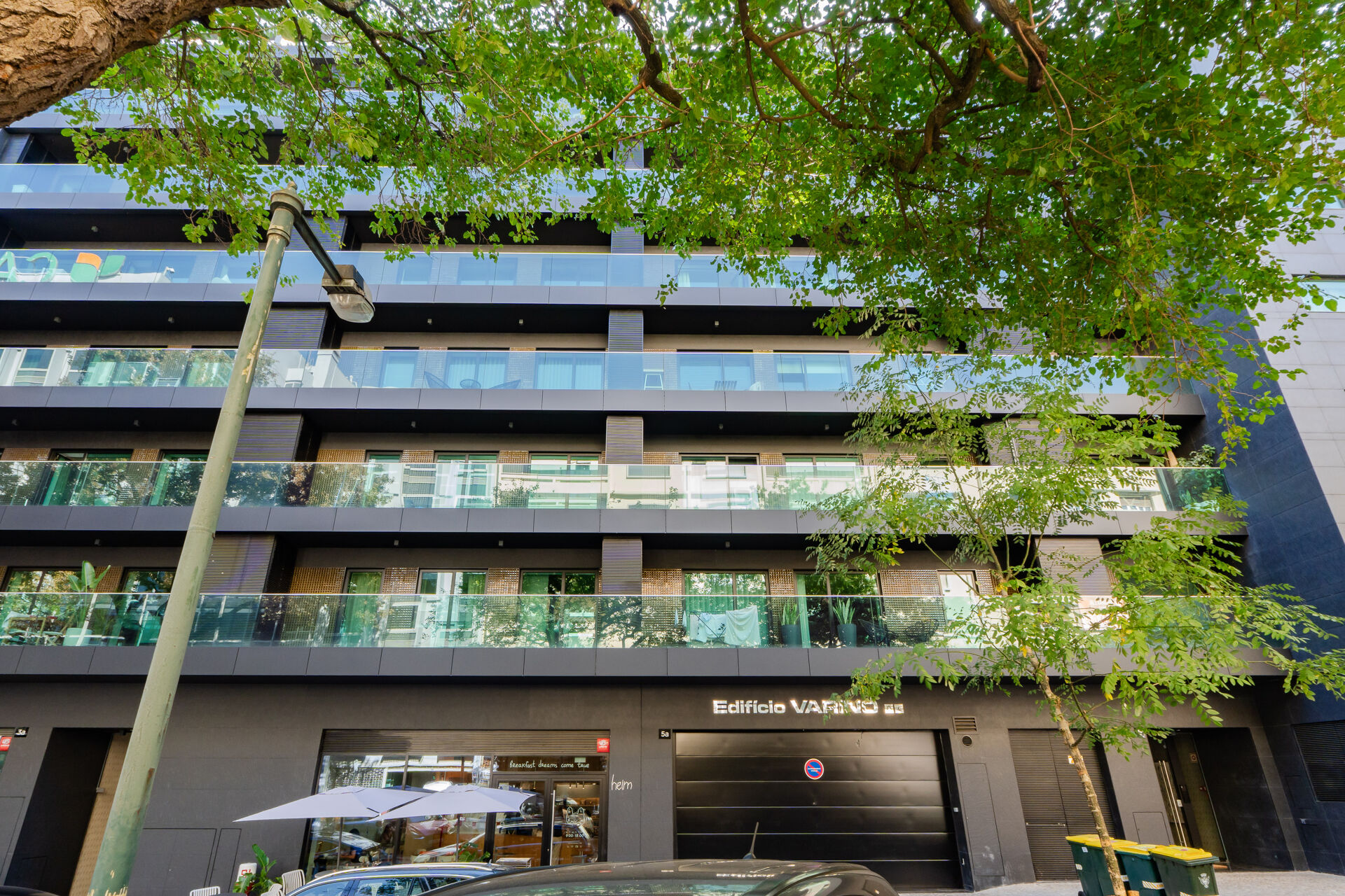 Luxo Contemporâneo: Apartamento Exclusivo na Zona Mais Desejada de Lisboa!