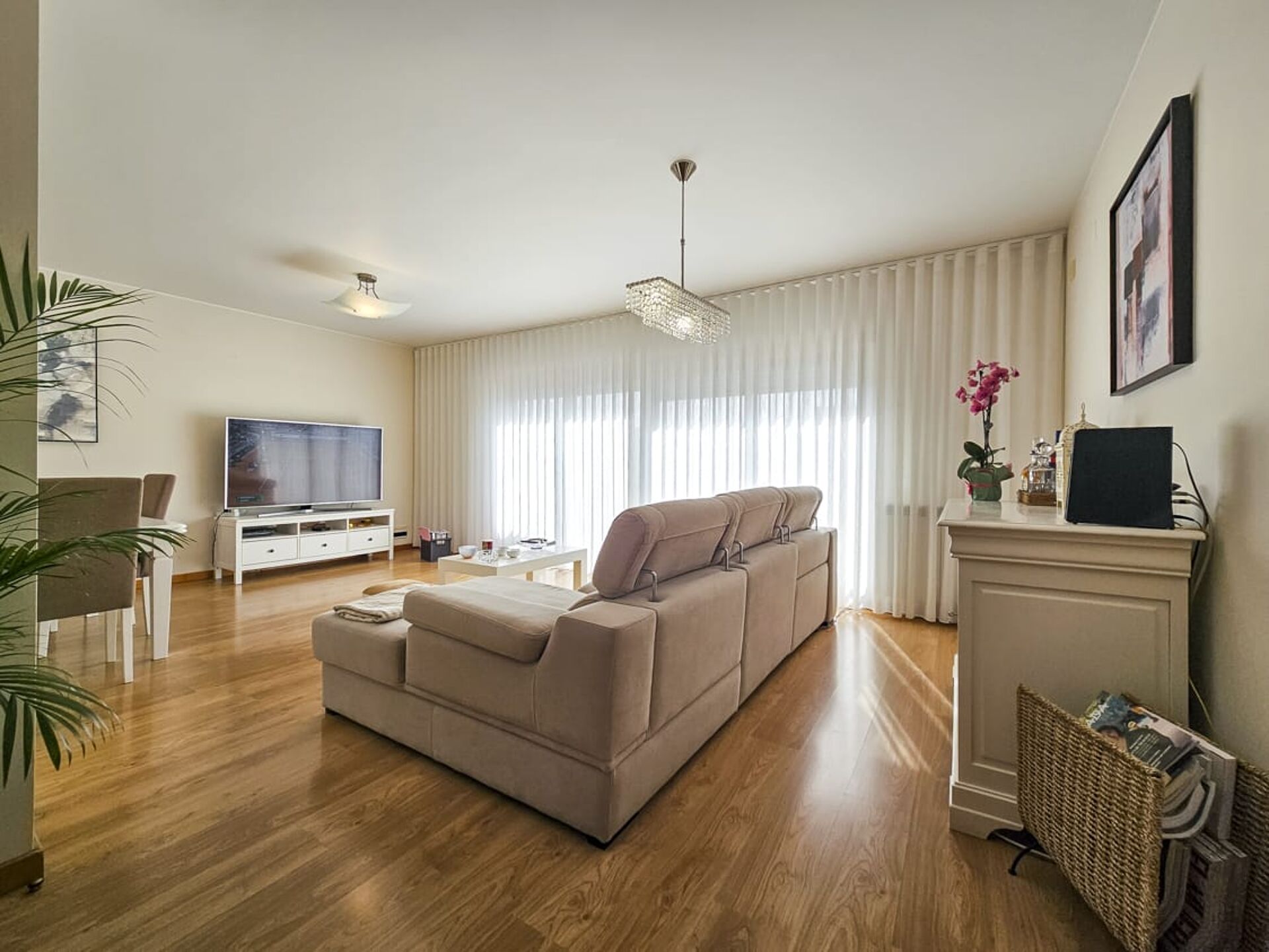 Apartamento T3 Duplex Moderno e Acolhedor a 5 Minutos das Praias da Costa da Caparica!
