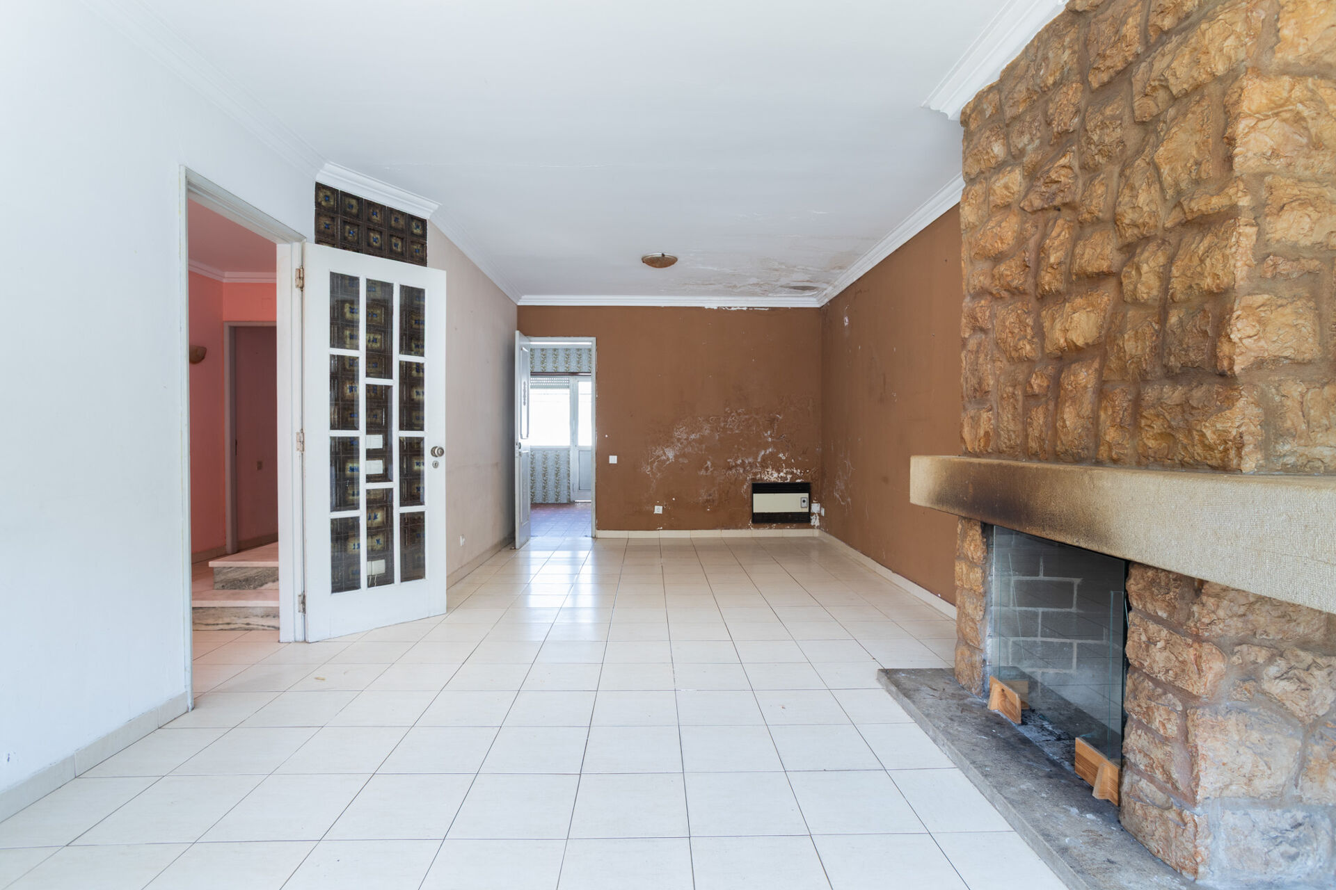 MONTIJO HOUSE - Moradia T5 - para remodelação 