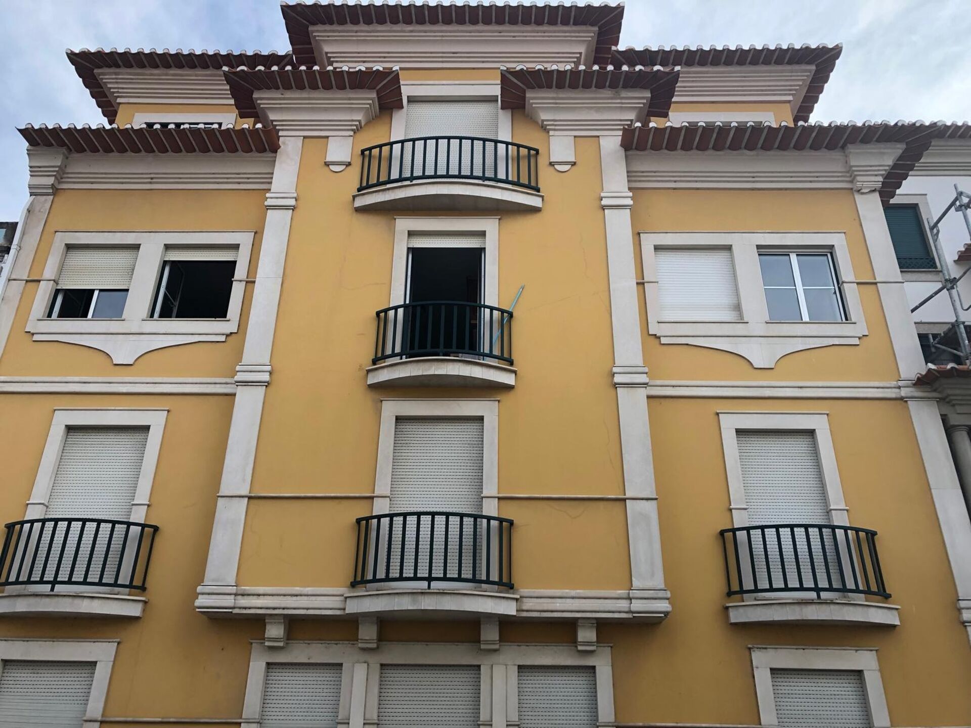 Duplex T3 com Varandas e Vista Salinas no Centro de Aveiro
