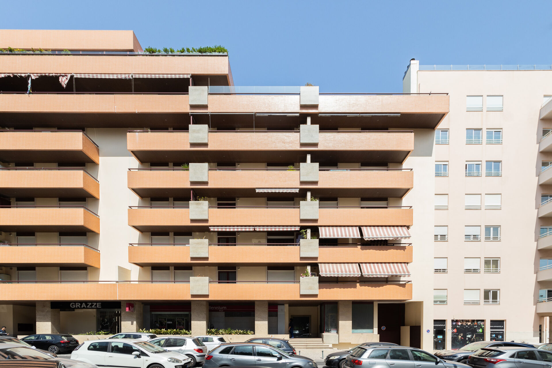 T3 em Oeiras com vista de mar e 2 lugares de estacionamento