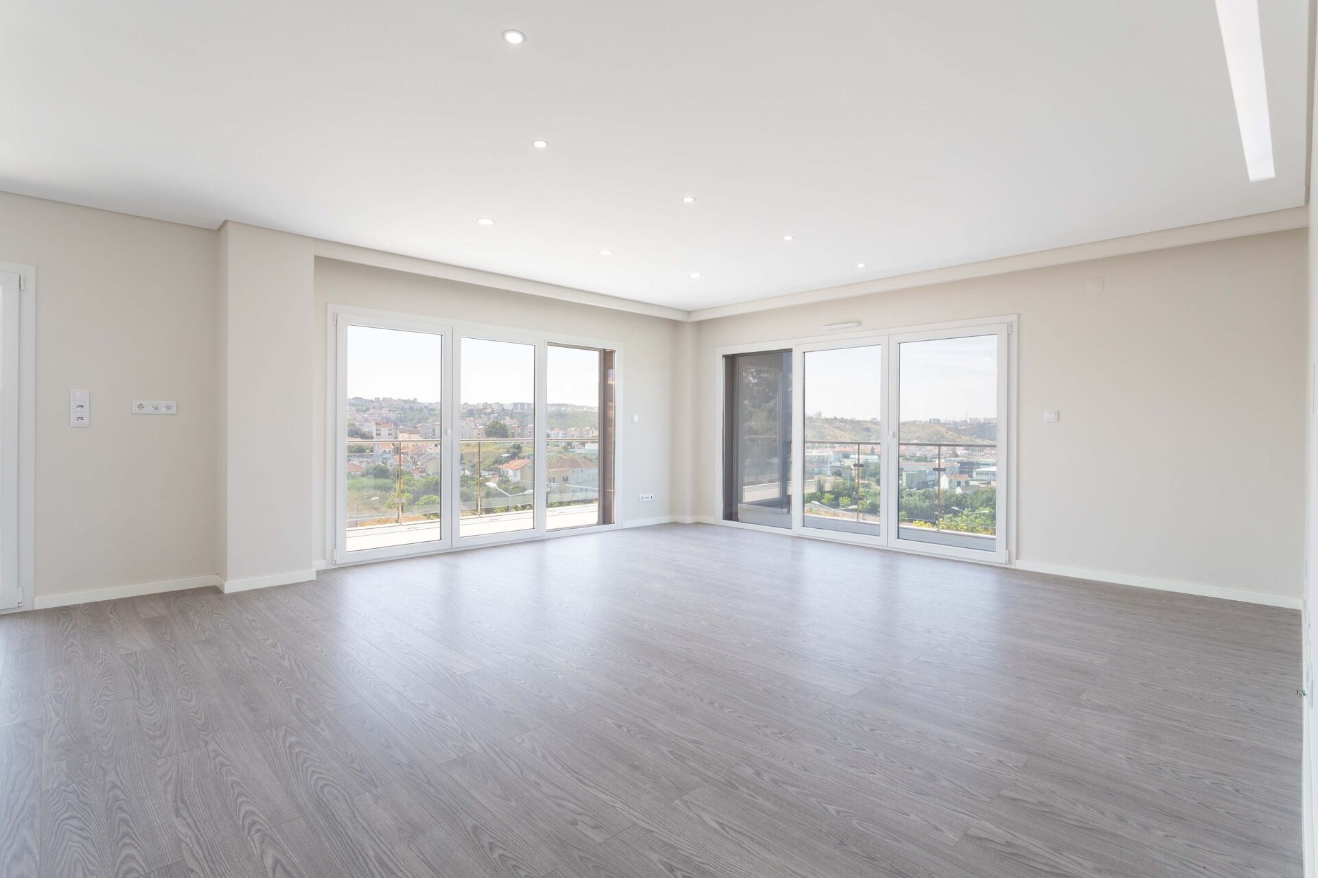 Vende-se T3  novo no Empreendimento Solvillas