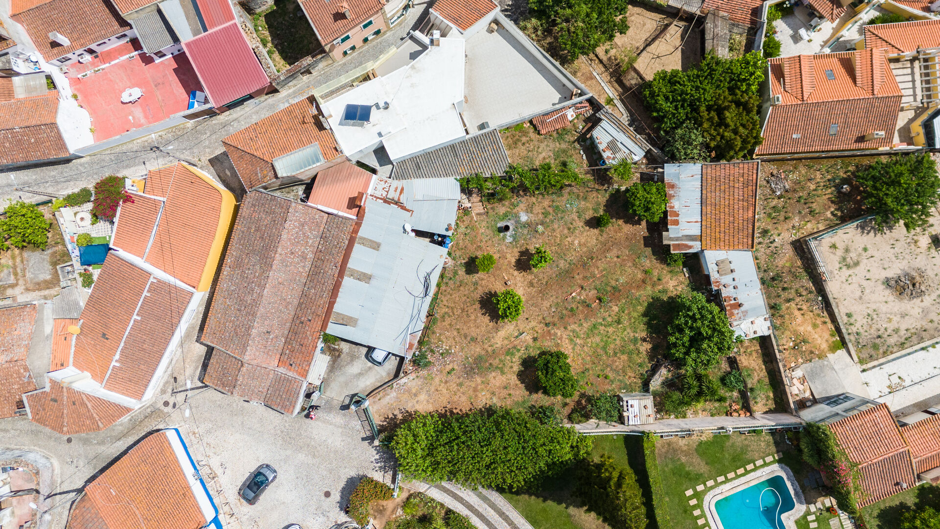 Oportunidade Única: Transforme e Valorize Esta Moradia Isolada com Vista Desafogada a 10 Minutos de Loures!
