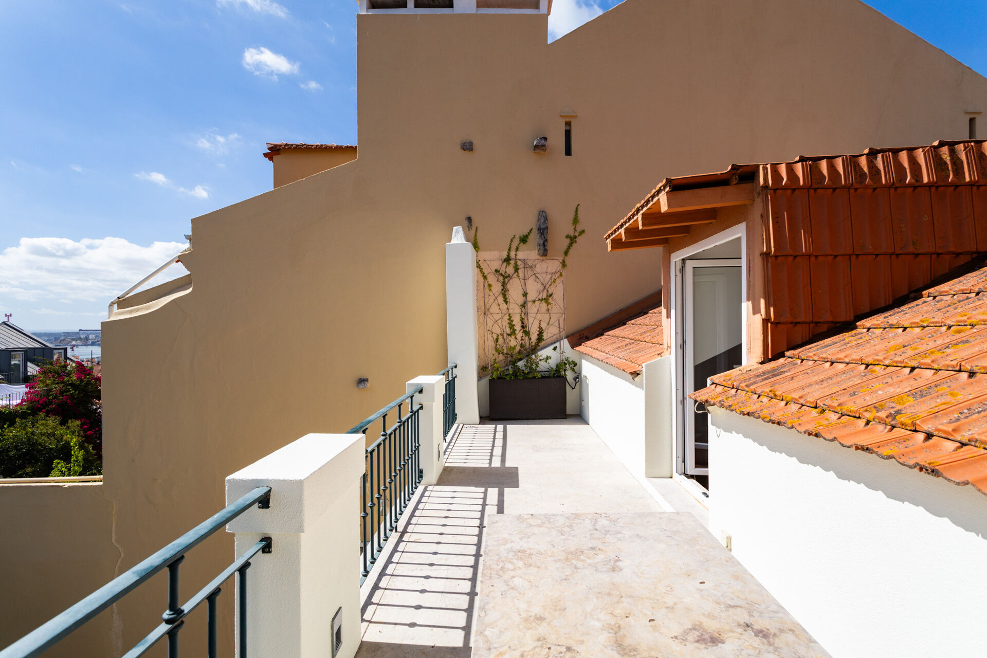 Cobertura com 65m2 com terraço em edifício pombalino no coração do Príncipe Real