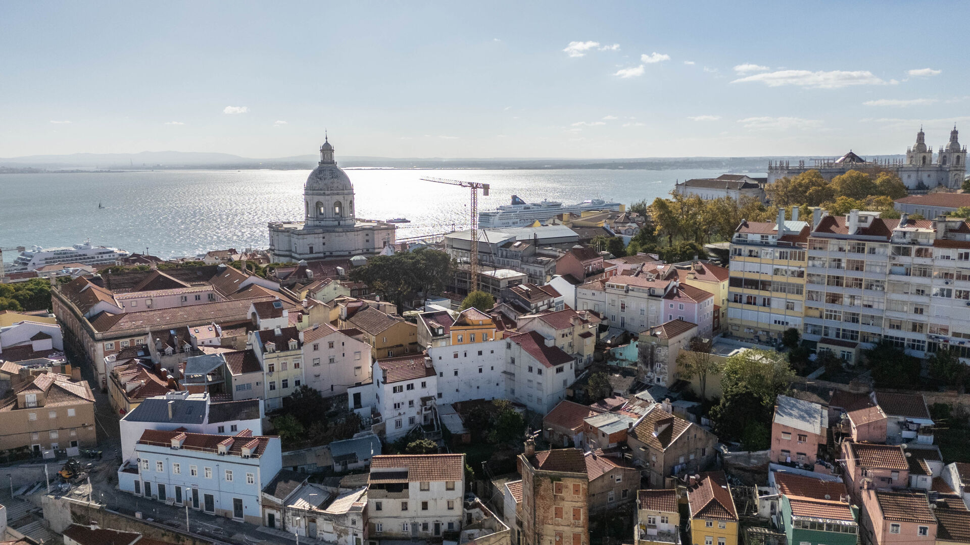 Oportunidade Única: Villa Histórica para Investimento no Coração de Lisboa