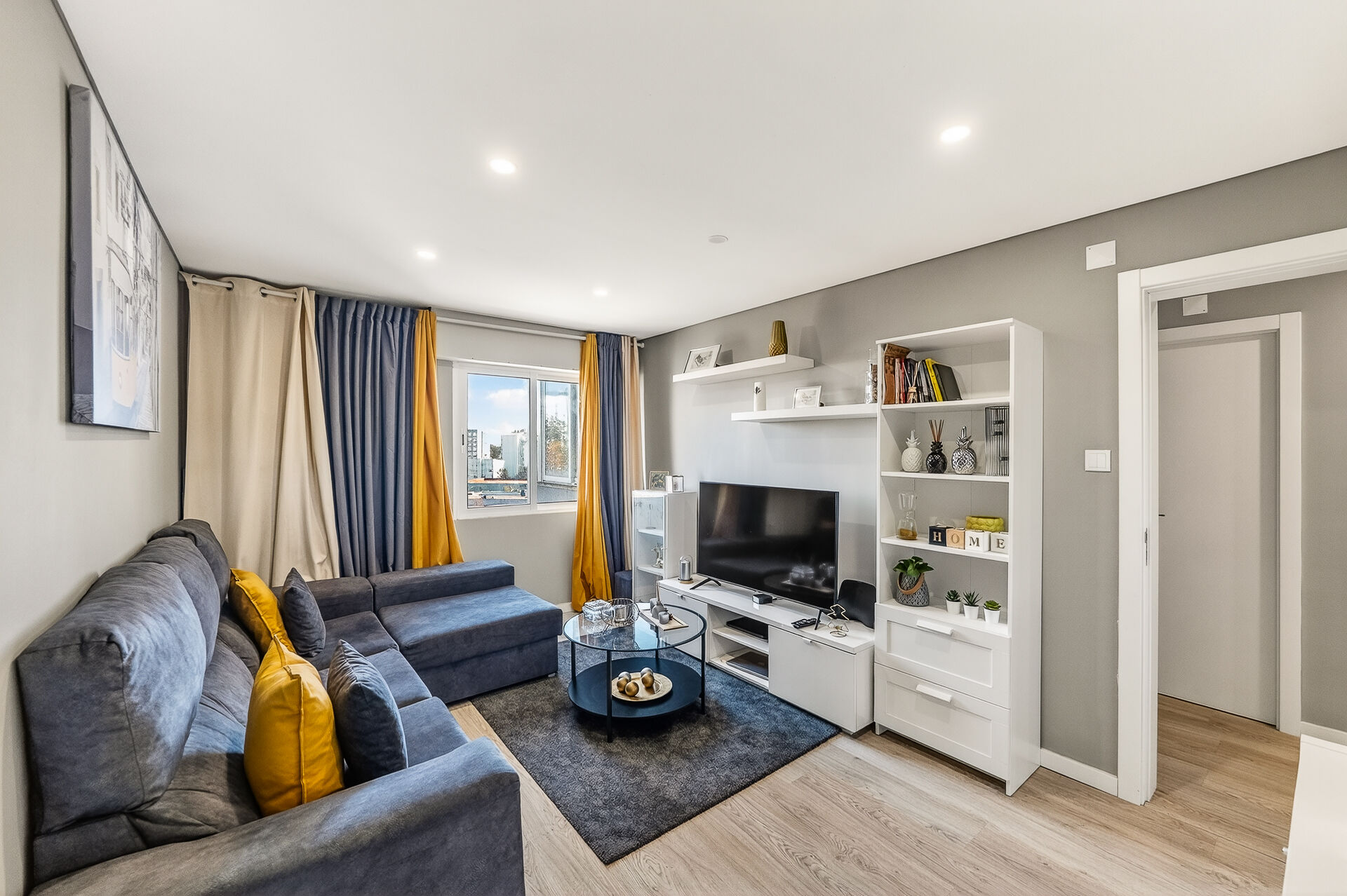 Apartamento T2, muito Luminoso - Laranjeiro 