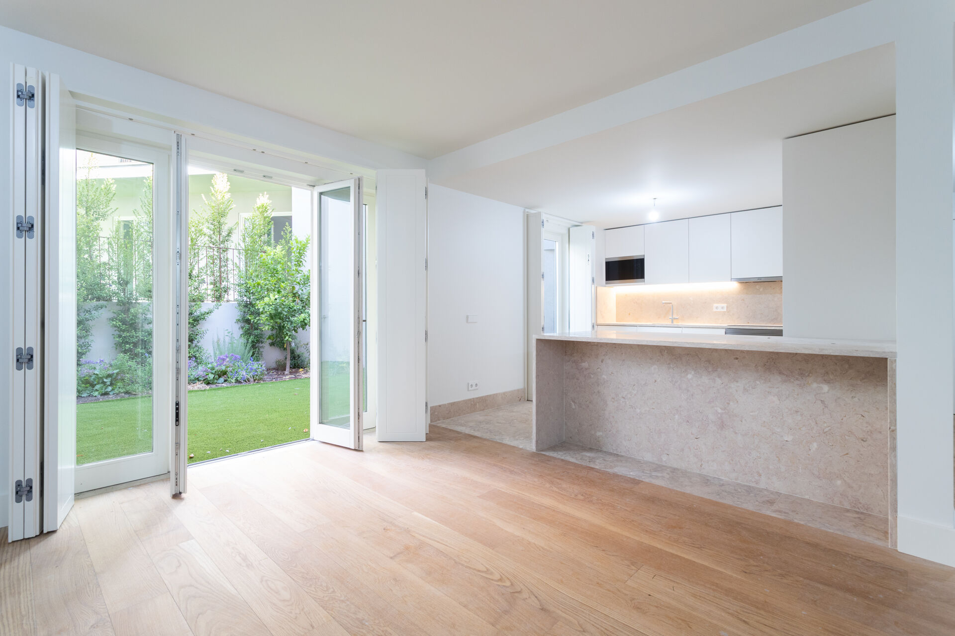 APARTAMENTO T3 DE LUXO, A 3 MINUTOS DA AV. DA LIBERDADE