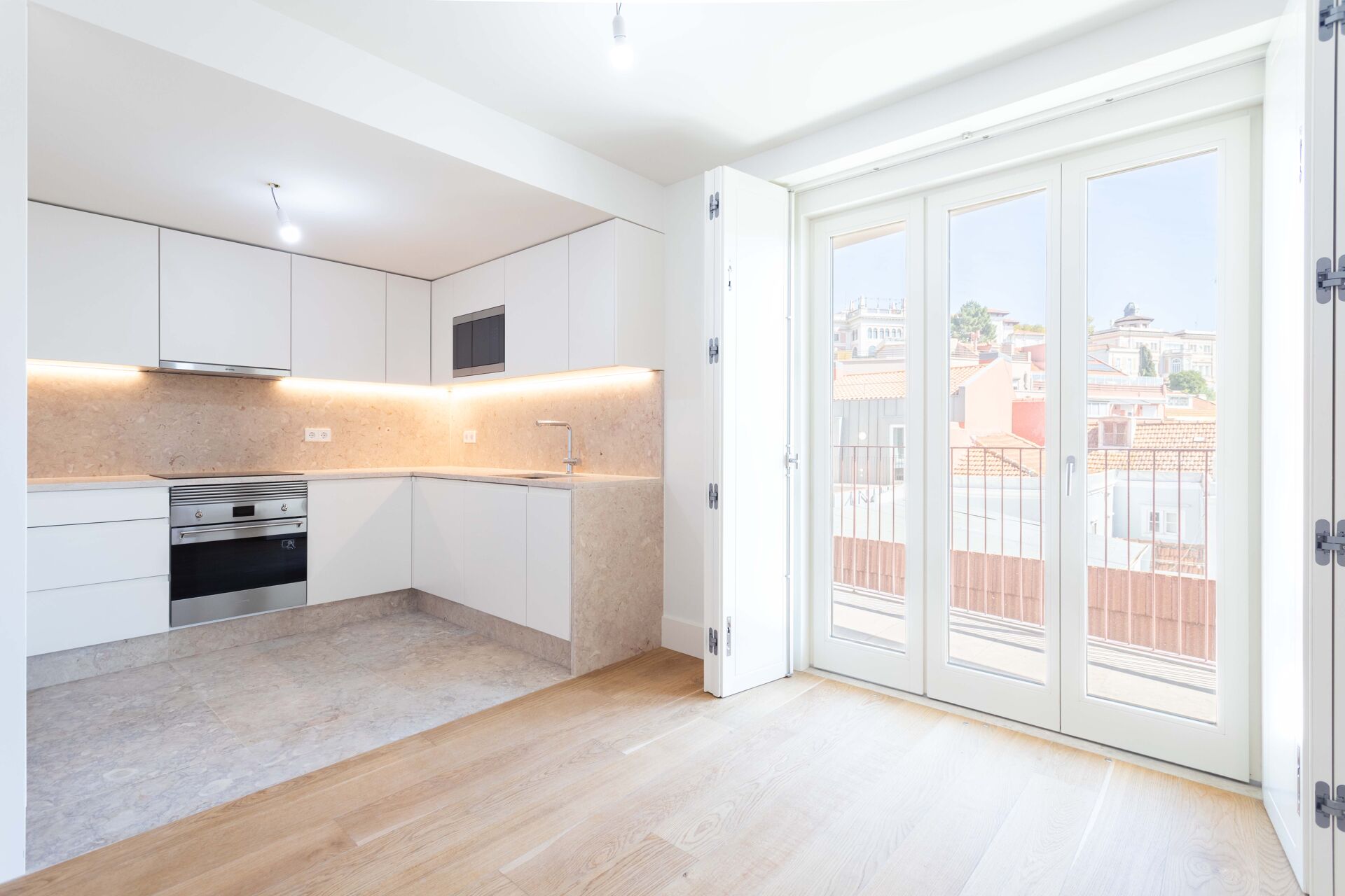APARTAMENTO T2 DE LUXO, A 3 MINUTOS DA AV. DA LIBERDADE