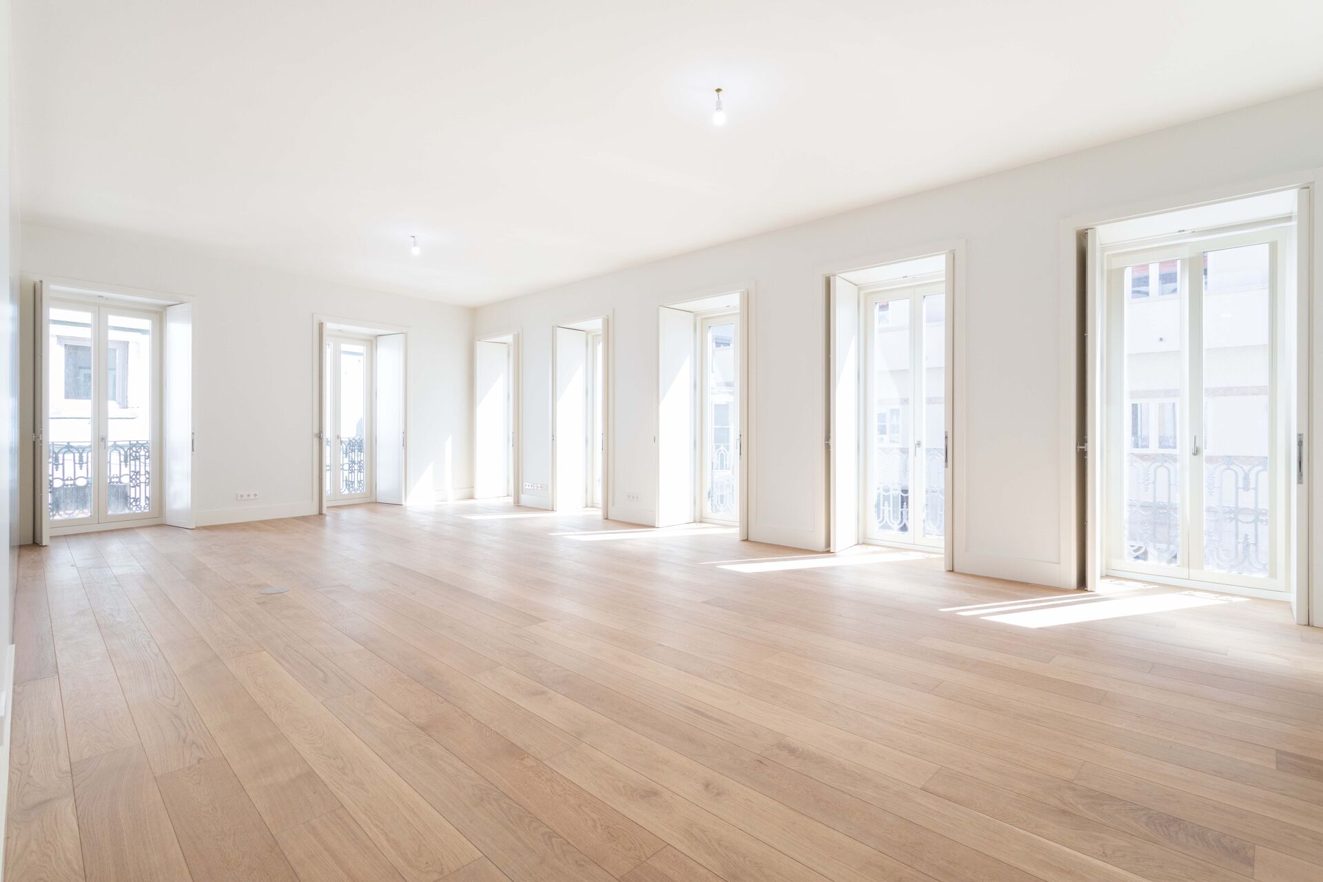 APARTAMENTO T2 DE LUXO, A 3 MINUTOS DA AV. DA LIBERDADE