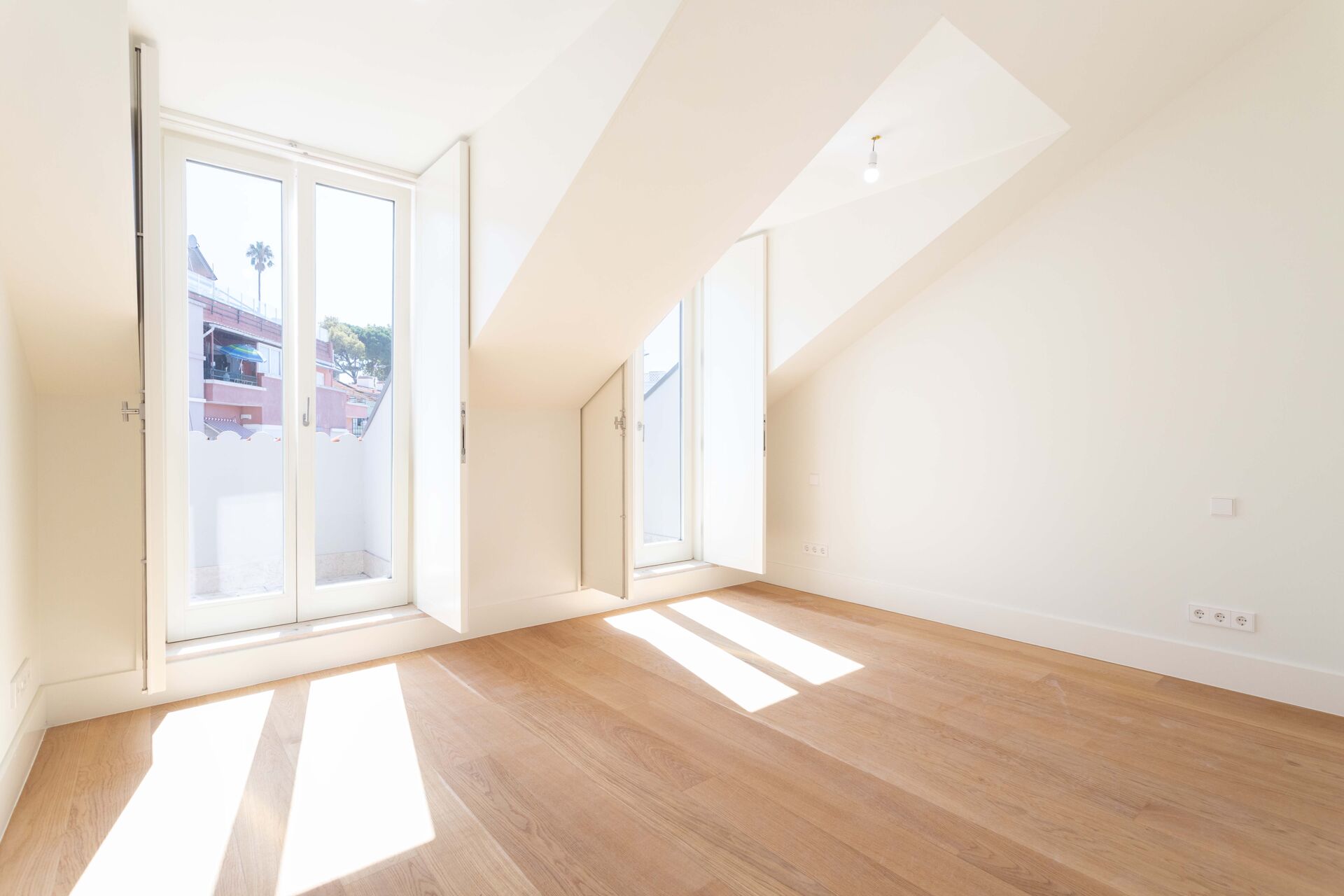 APARTAMENTO T3 DE LUXO, A 3 MINUTOS DA AV. DA LIBERDADE