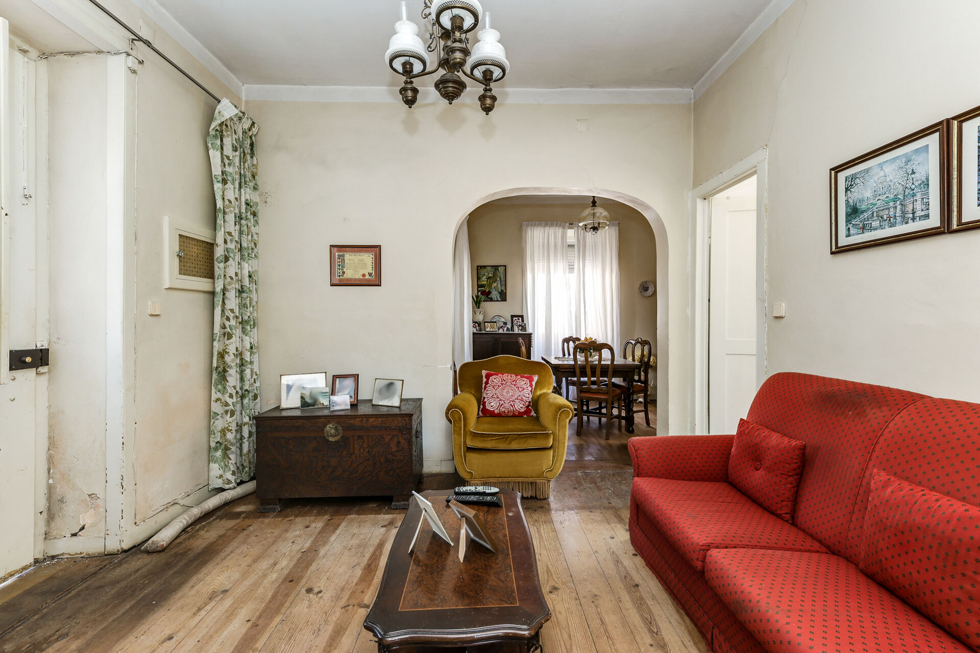 Andar de moradia T3 Para Renovar com Jardim e Localização Privilegiada!