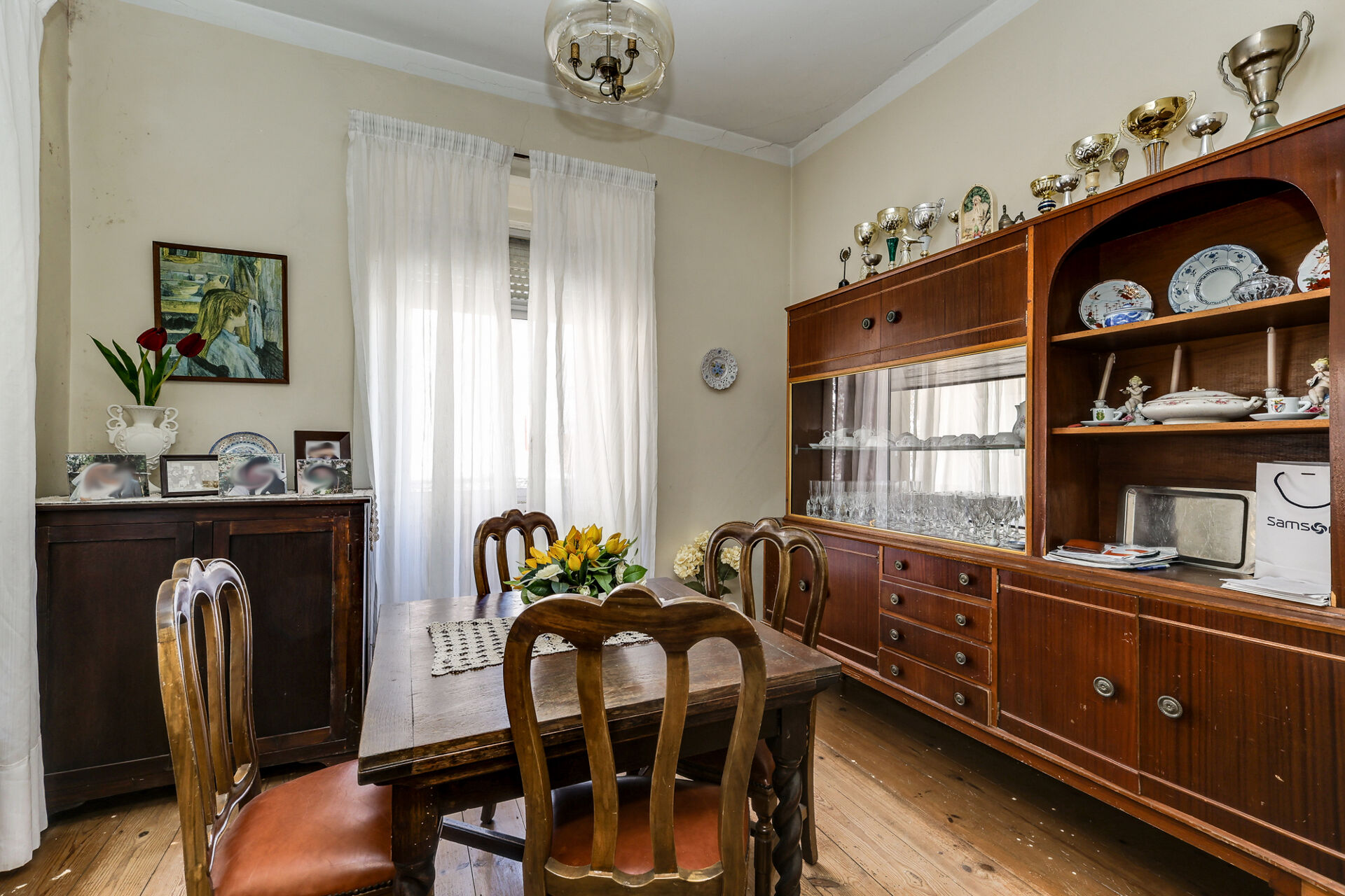 3-Zimmer-Wohnung auf einer Etage in einem Haus, renovierungsbedürftig, mit Garten und privilegierter Lage!

