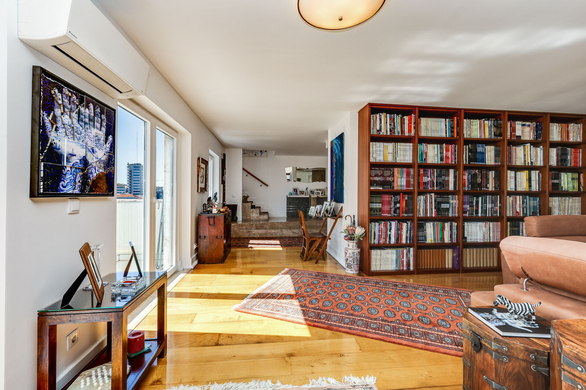 Penthouse Triplex de Luxo Remodelado em Lisboa: 4 Suítes, Vistas e Exclusividade