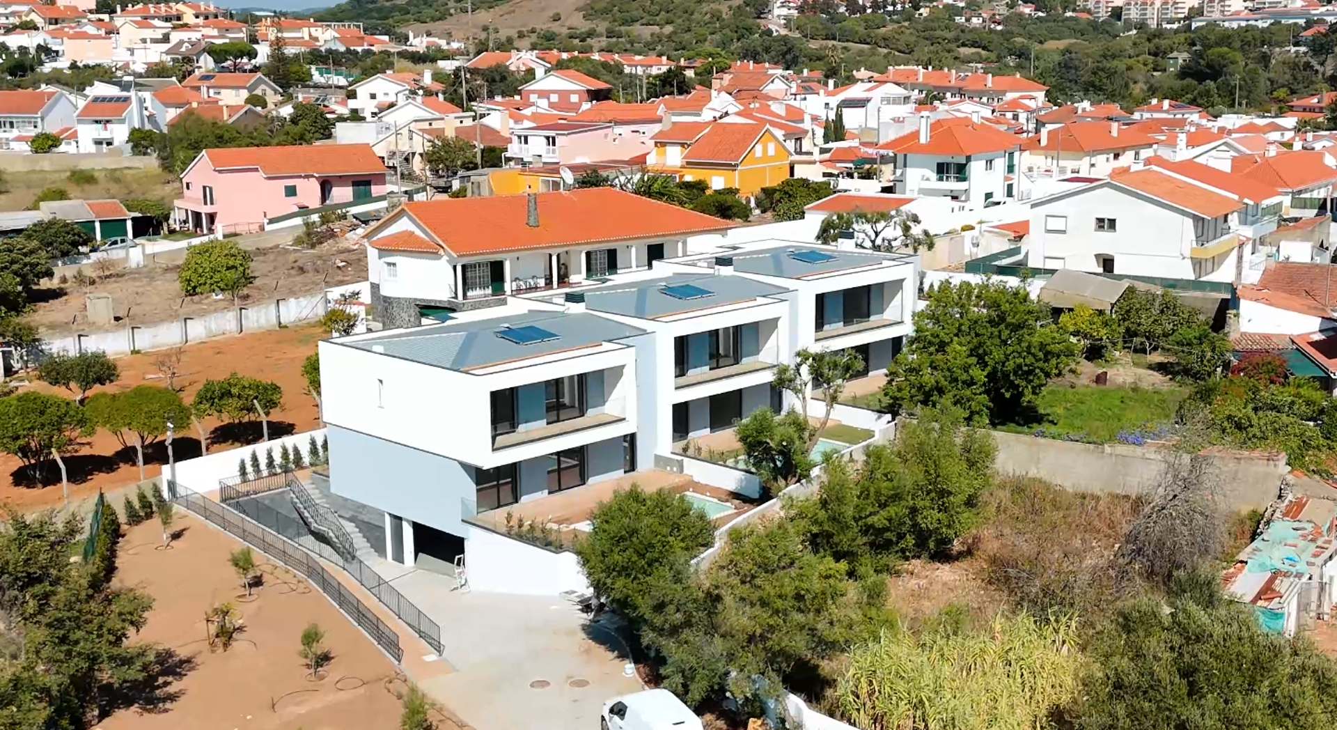 Moradia T4 com piscina privativa em Manique 