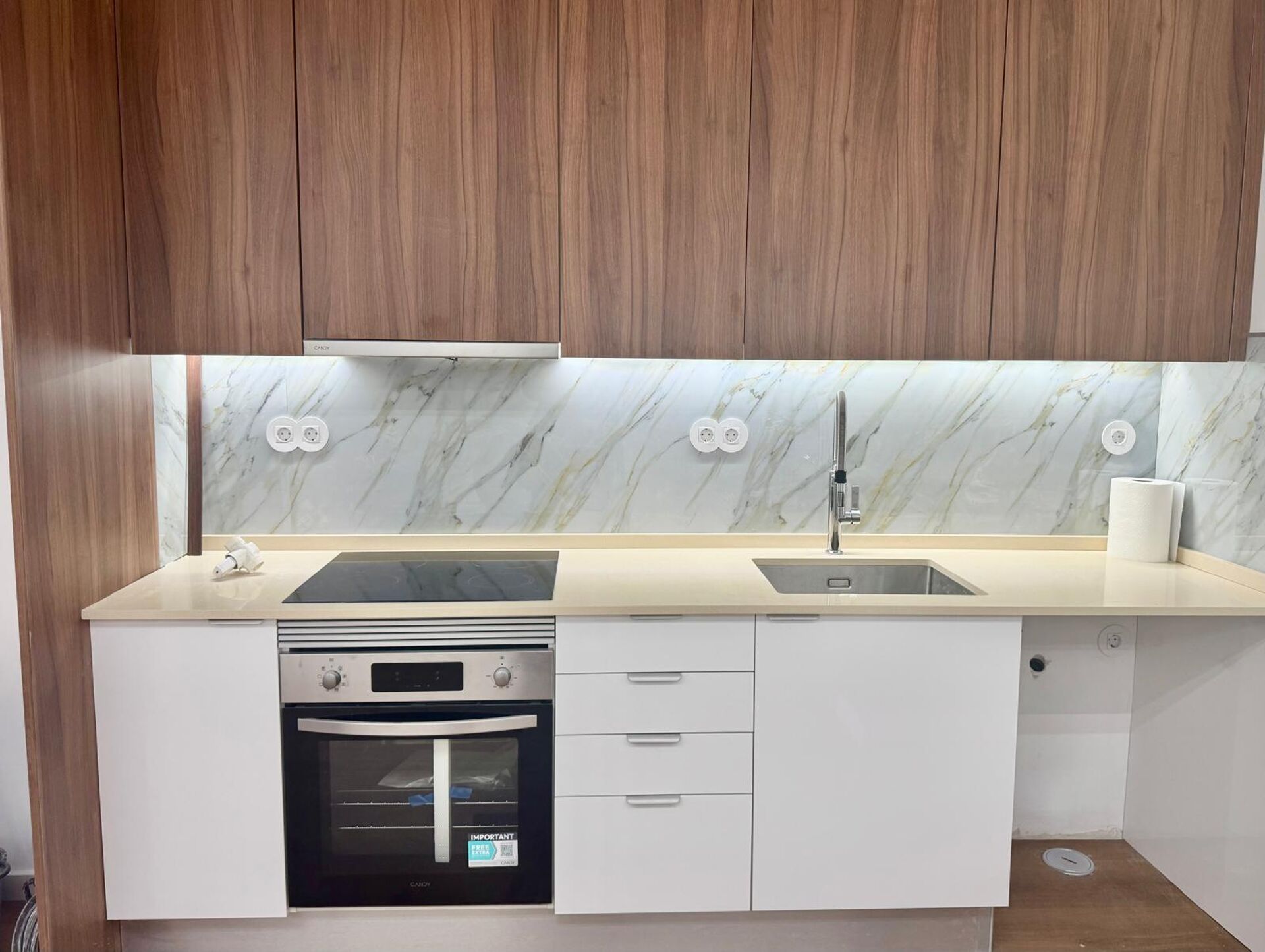 Oportunidade Imperdível: Apartamento T1 Remodelado com Espaçoso Terraço em Idanha, Belas!
