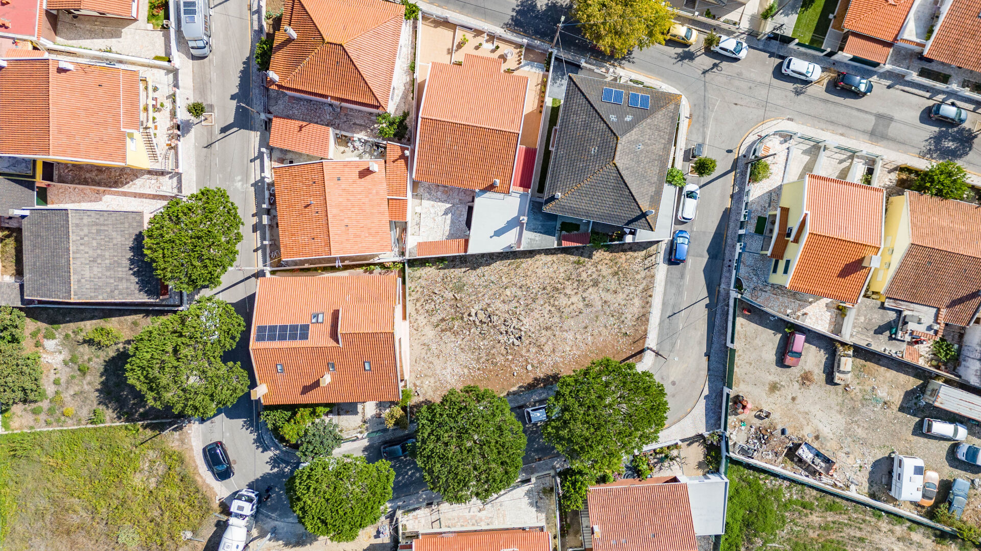 Dois Lotes  terrenos individuais vendidos em conjunto 