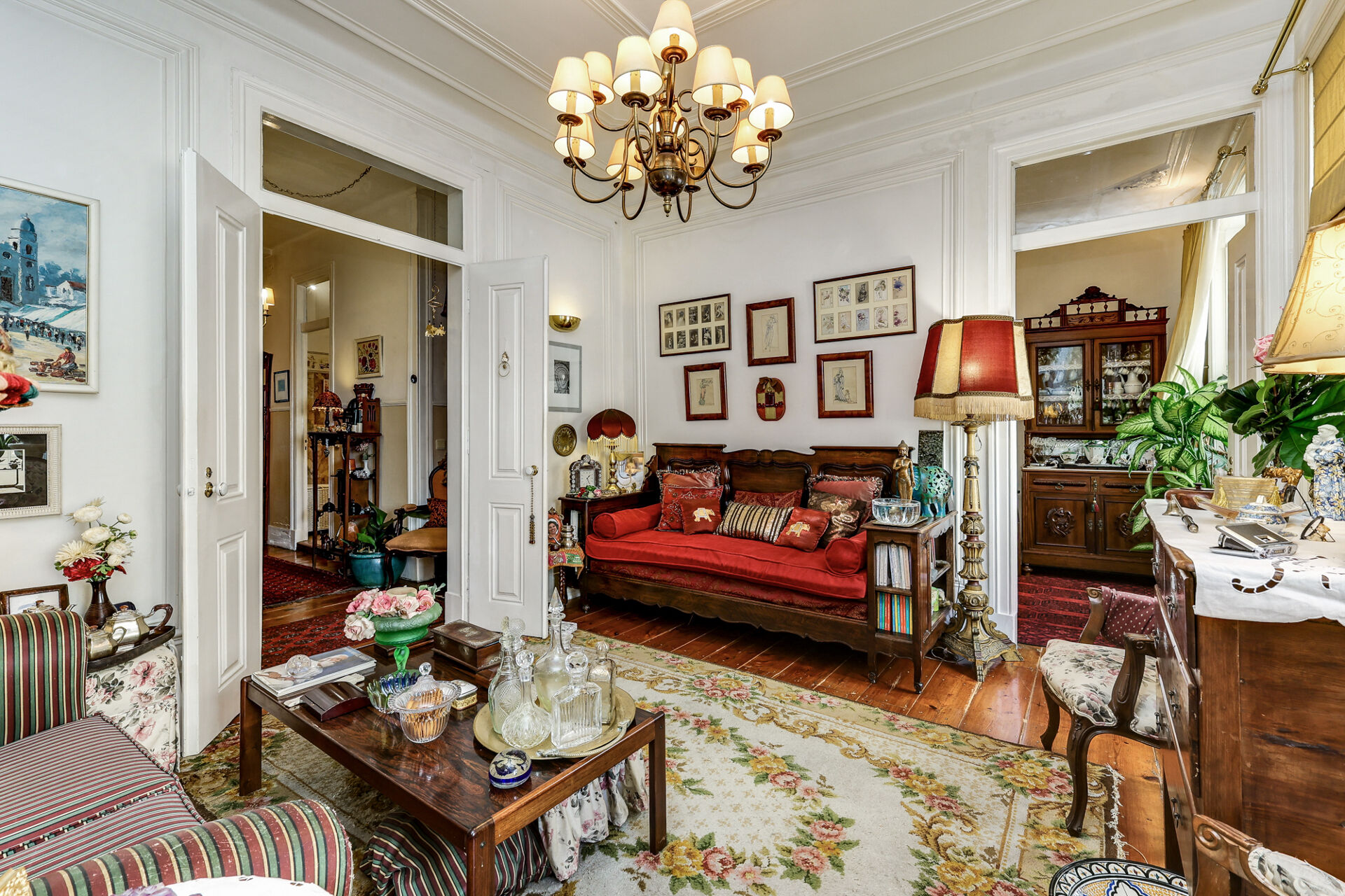 Apartamento T3 de Charme com 119m² junto ao Liceu Francês e Jardim da Estrela | Rato - Estrela