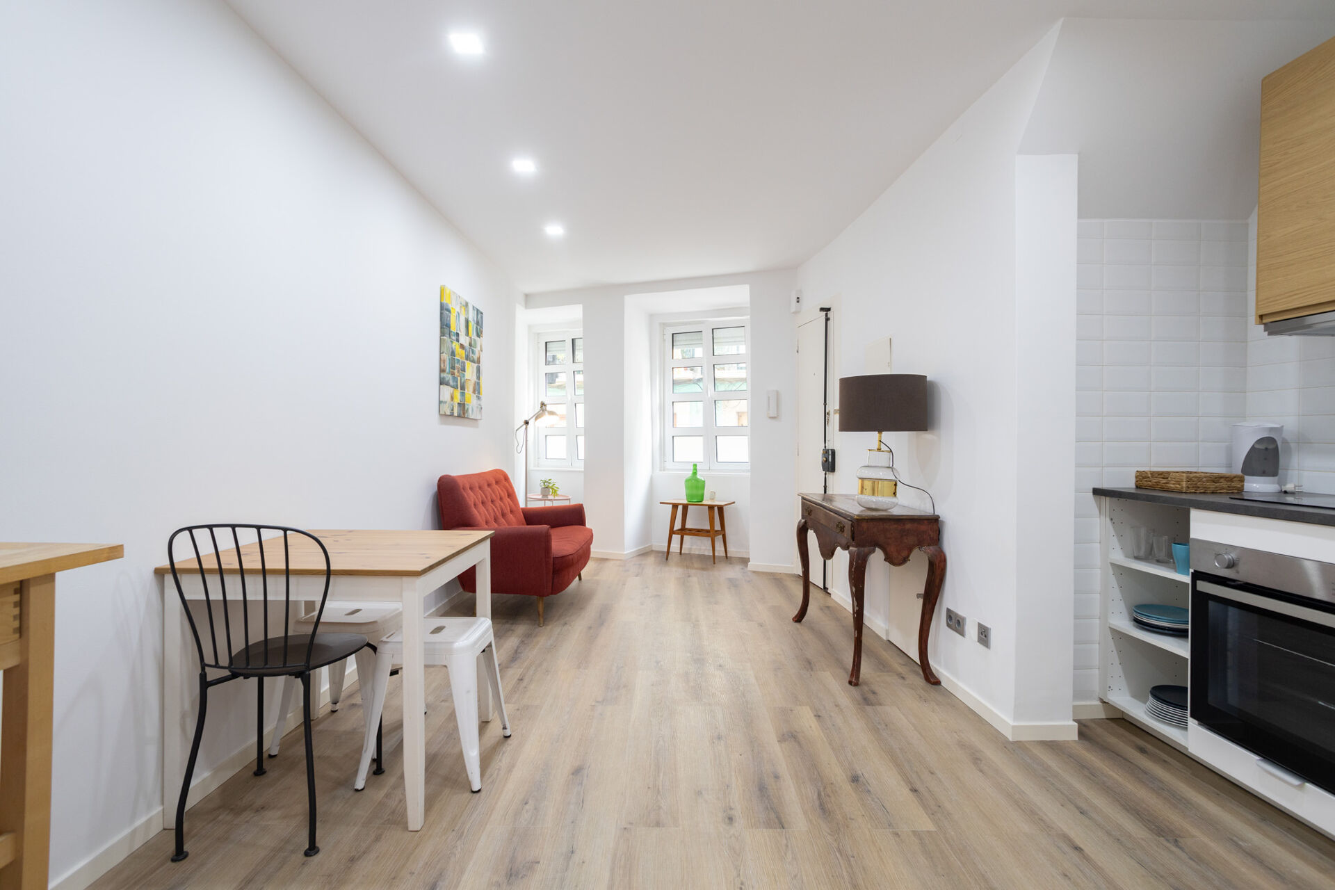 Apartamento Moderno e Charmoso junto ao Miradouro de Santa Catarina em Lisboa
