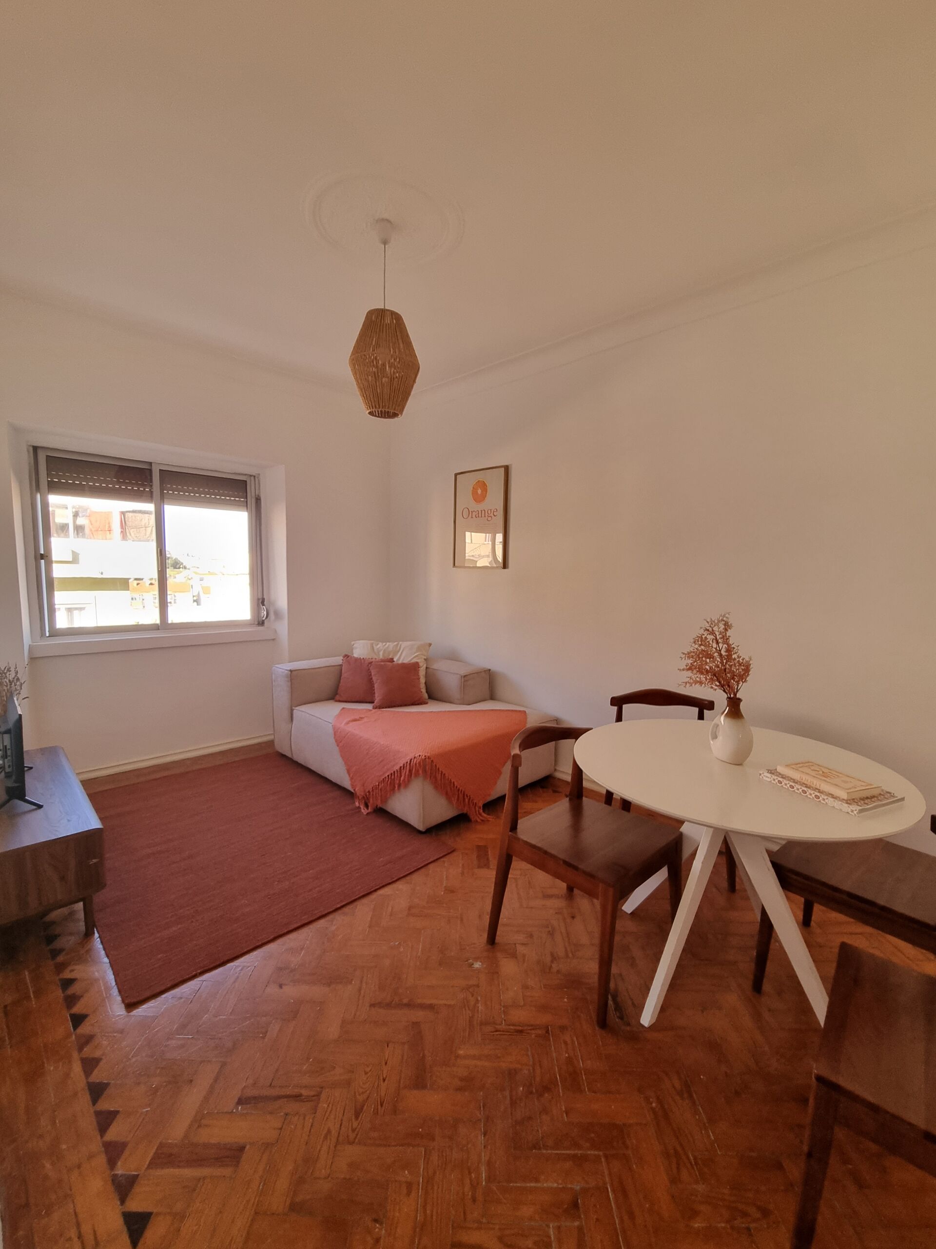 Apartamento T2+1 em Amora com sotão