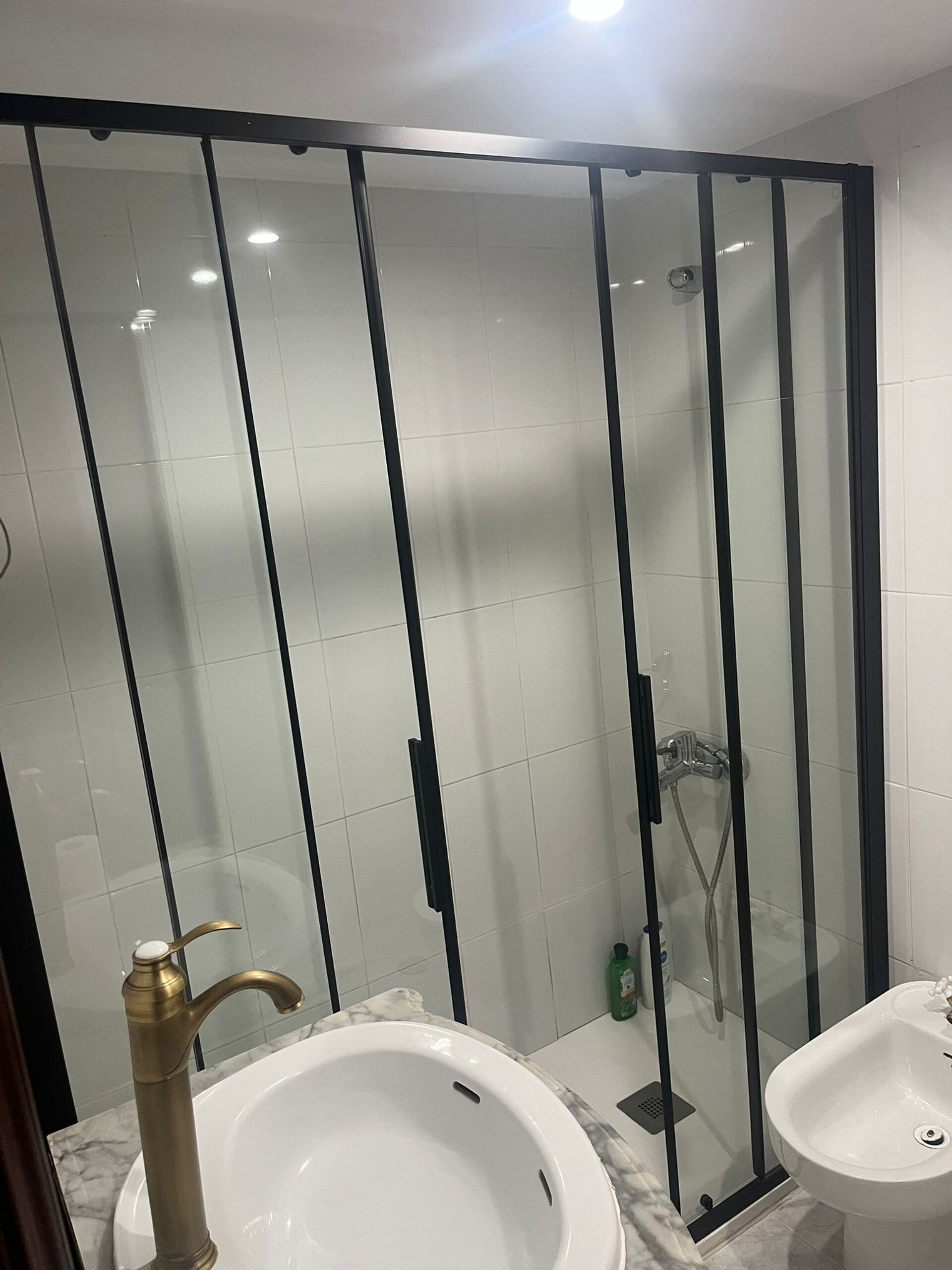 Apartamento Familiar em Queluz: Conforto, História e Conveniência no Coração do Edifício Prime!
