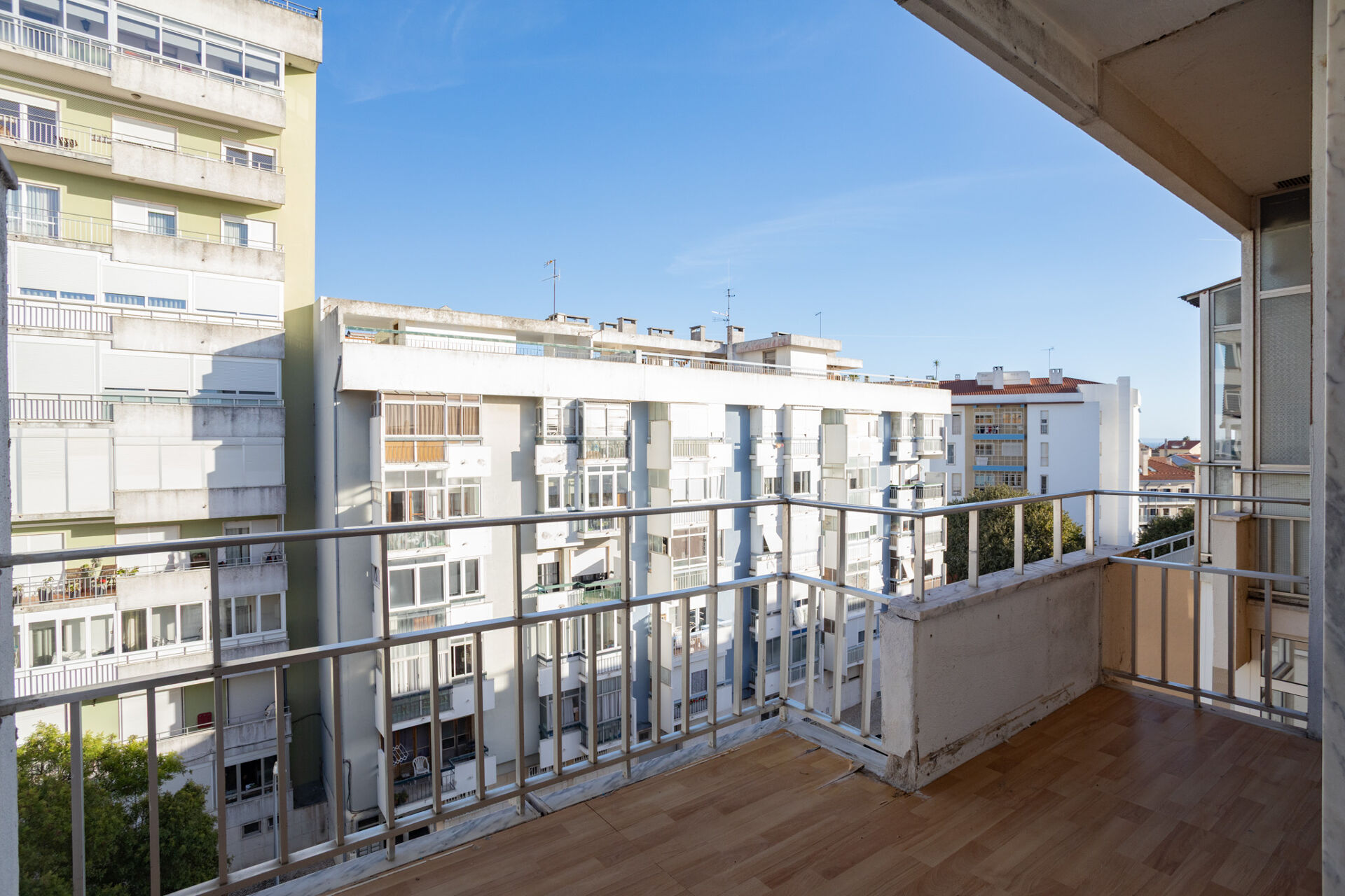 Apartamento T2 no Centro de Oeiras – Personalize ao Seu Gosto!
