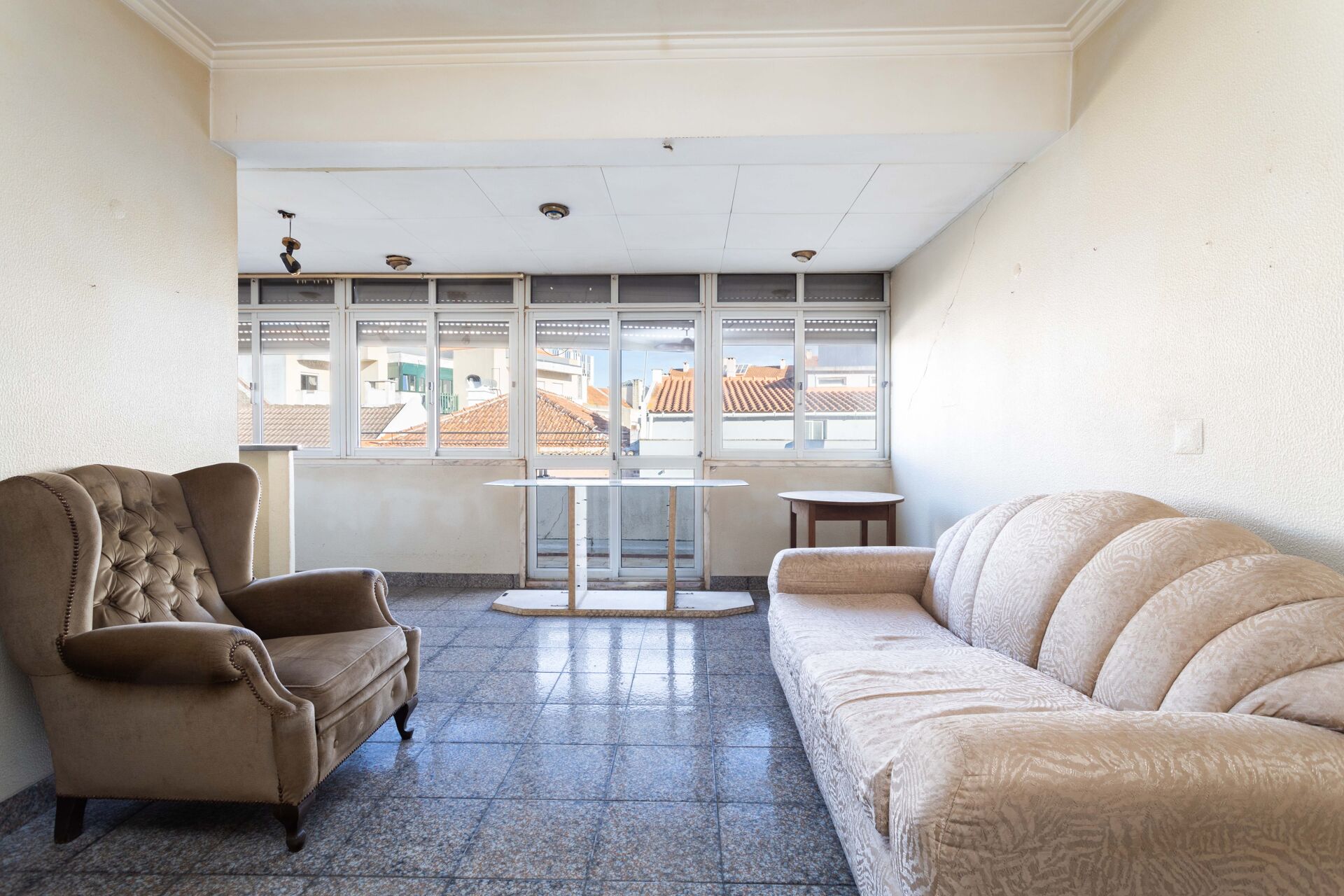 Amadora - centro, Apartamento T2 com Garagem e Sótão 