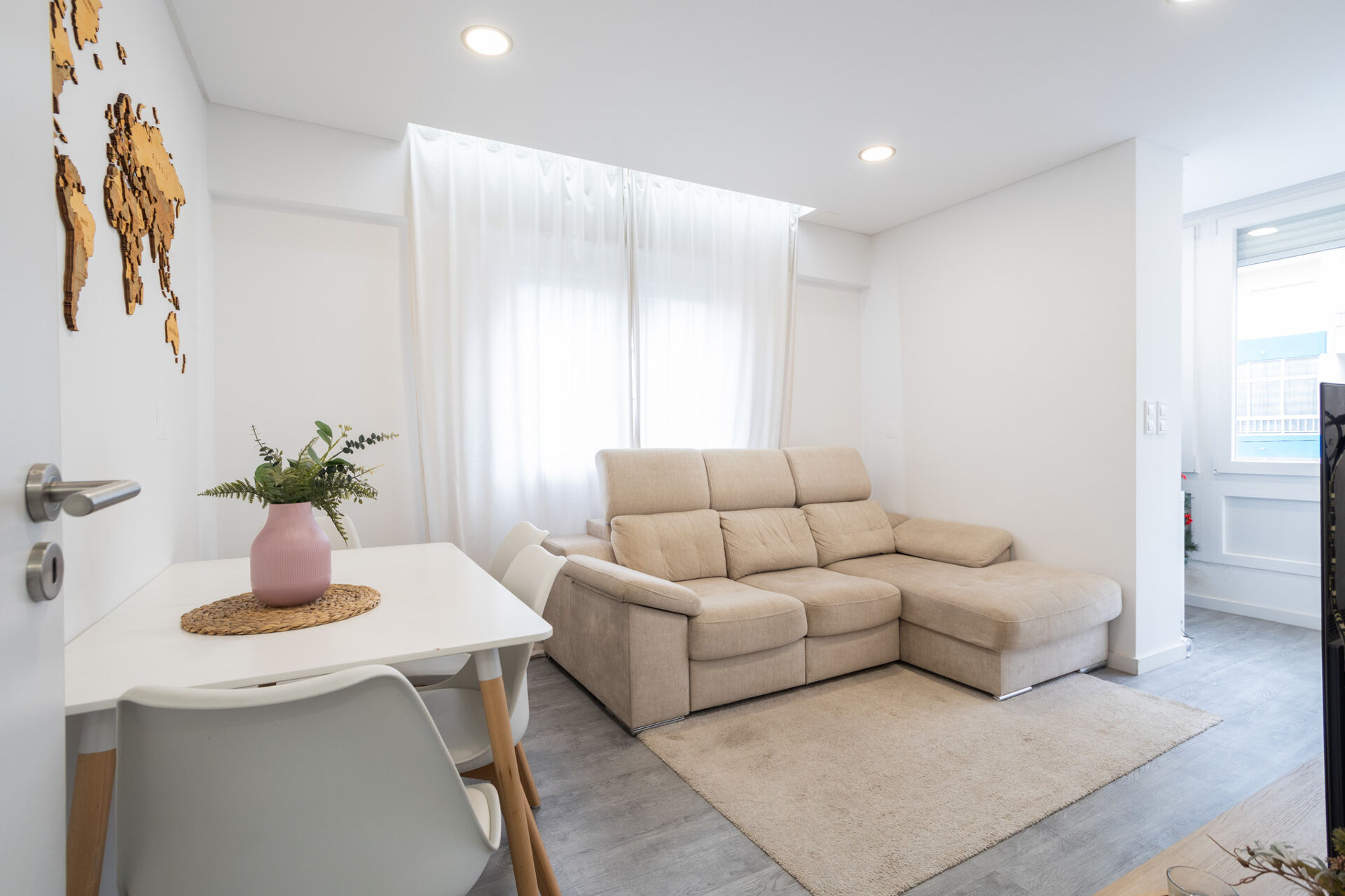 Descubra Este Encantador Apartamento Familiar em Lisboa: Conforto e Conveniência no Coração da Cidade!