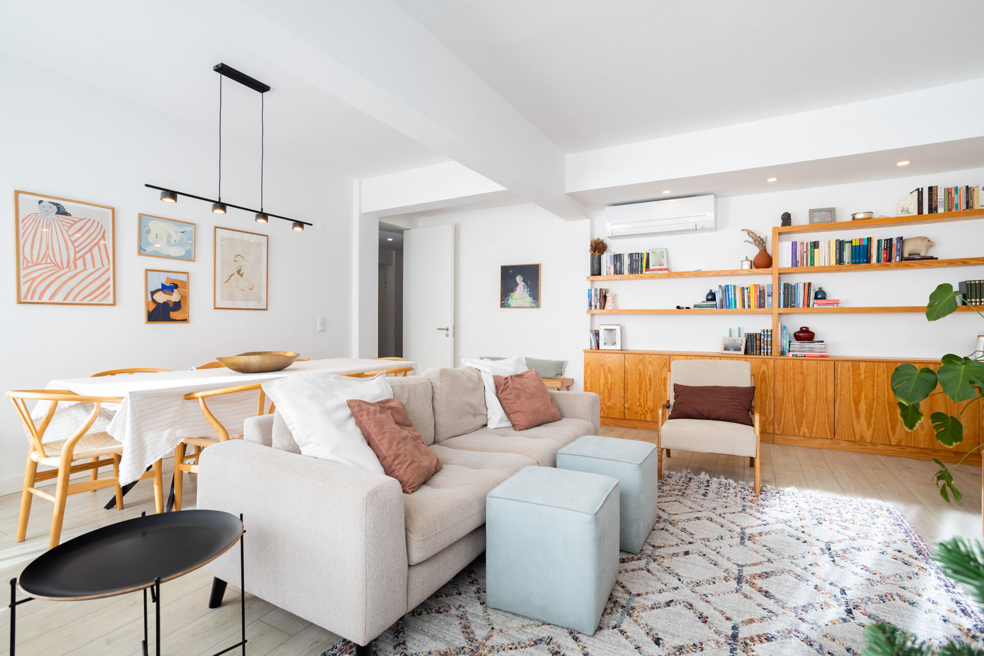 Luxo e Conforto nas Amoreiras: Desfrute deste Magnífico T3 com Master Suite e Vistas Deslumbrantes!
