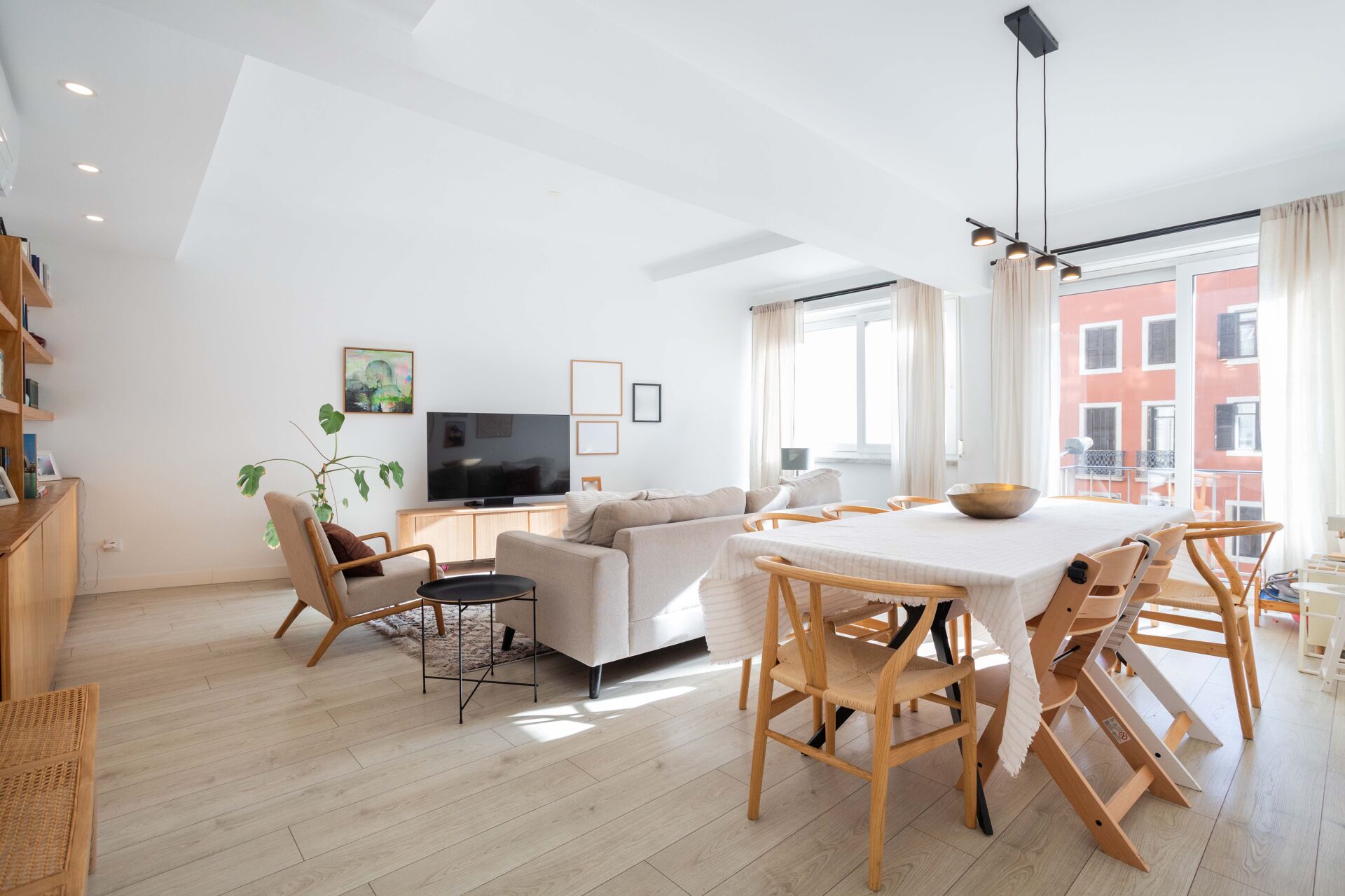 Apartamento T3 Remodelado com Master Suite e Estacionamento – Amoreiras