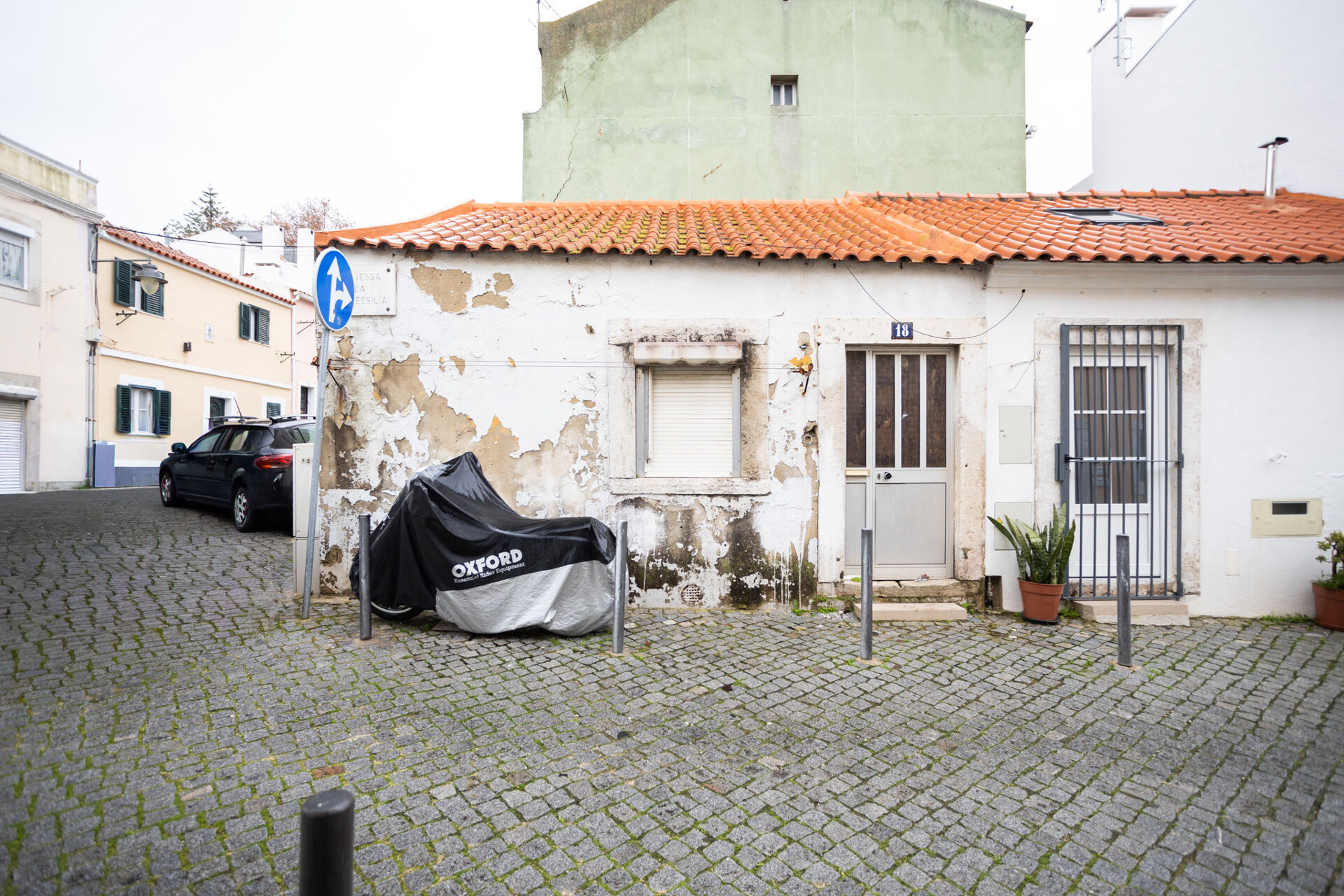 Moradia em ruína com enorme potencial no coração da Ajuda