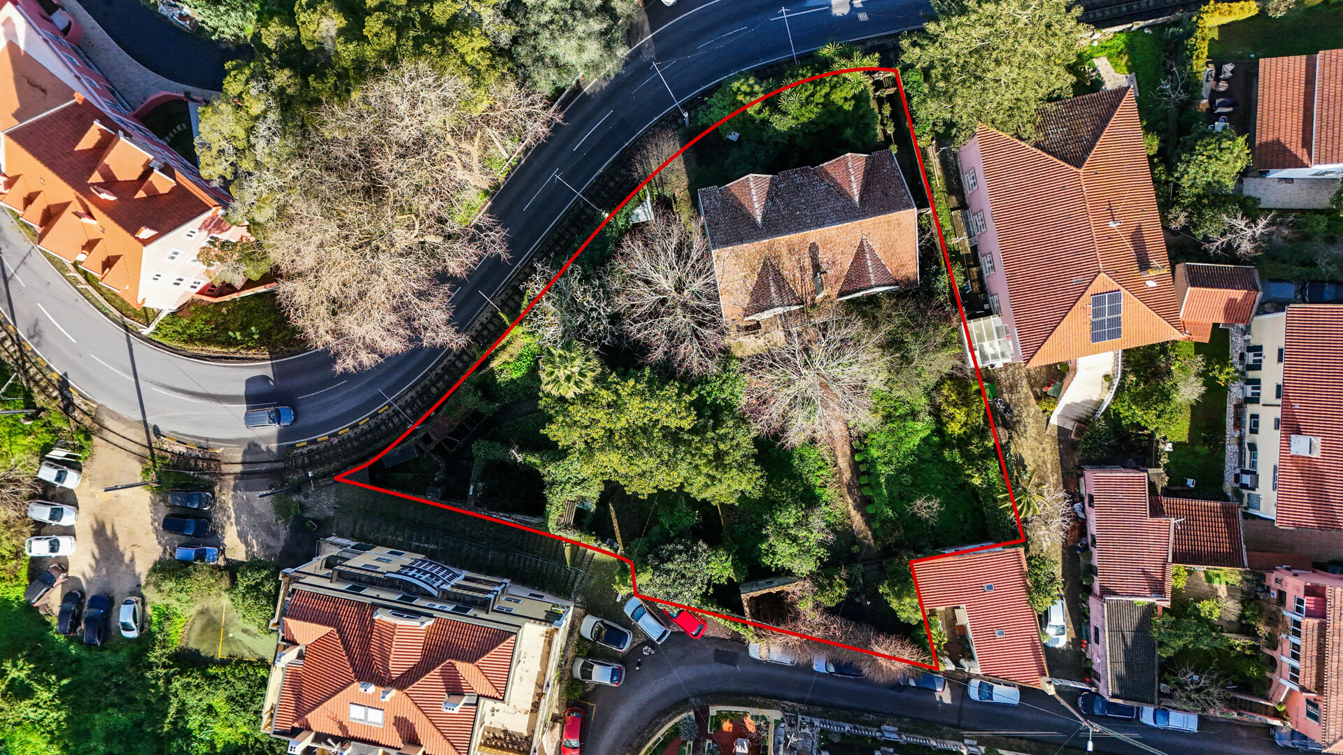 Quintinha em Sintra: Potencial de Investimento!