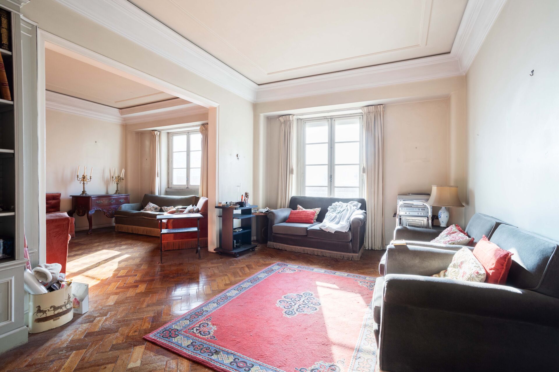 Apartamento T6 para Remodelação Total nas Avenidas Novas