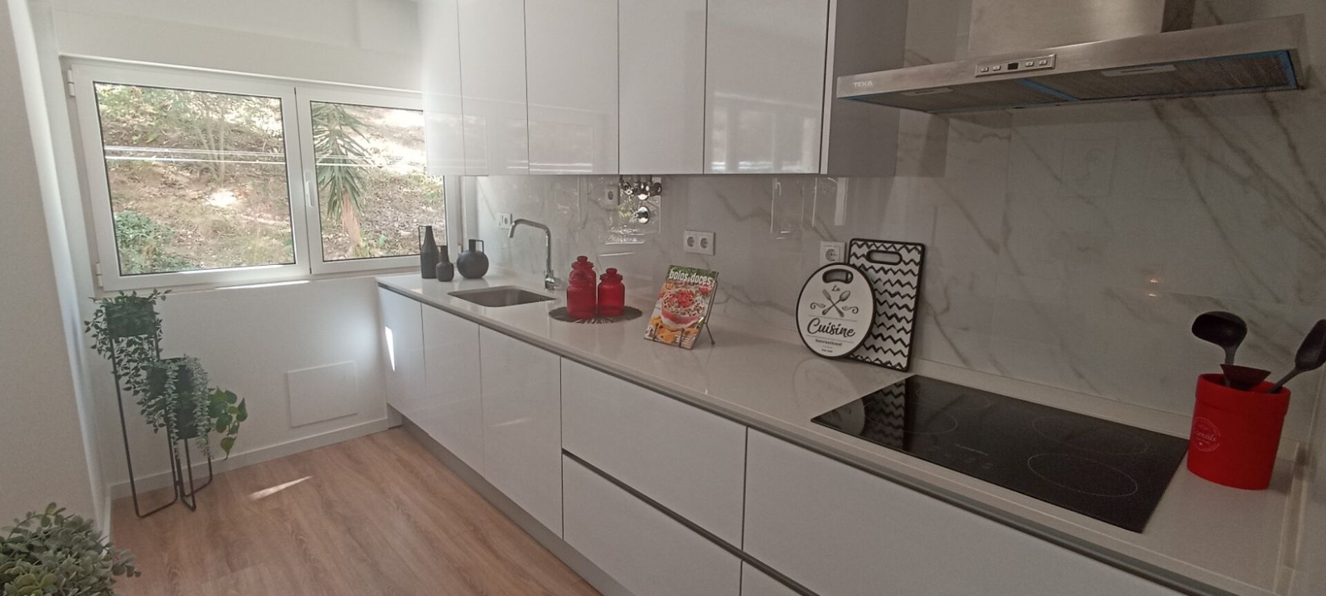 T2 Remodelado no Coração de Lisboa, Próximo ao Colombo e Estádio da Luz!