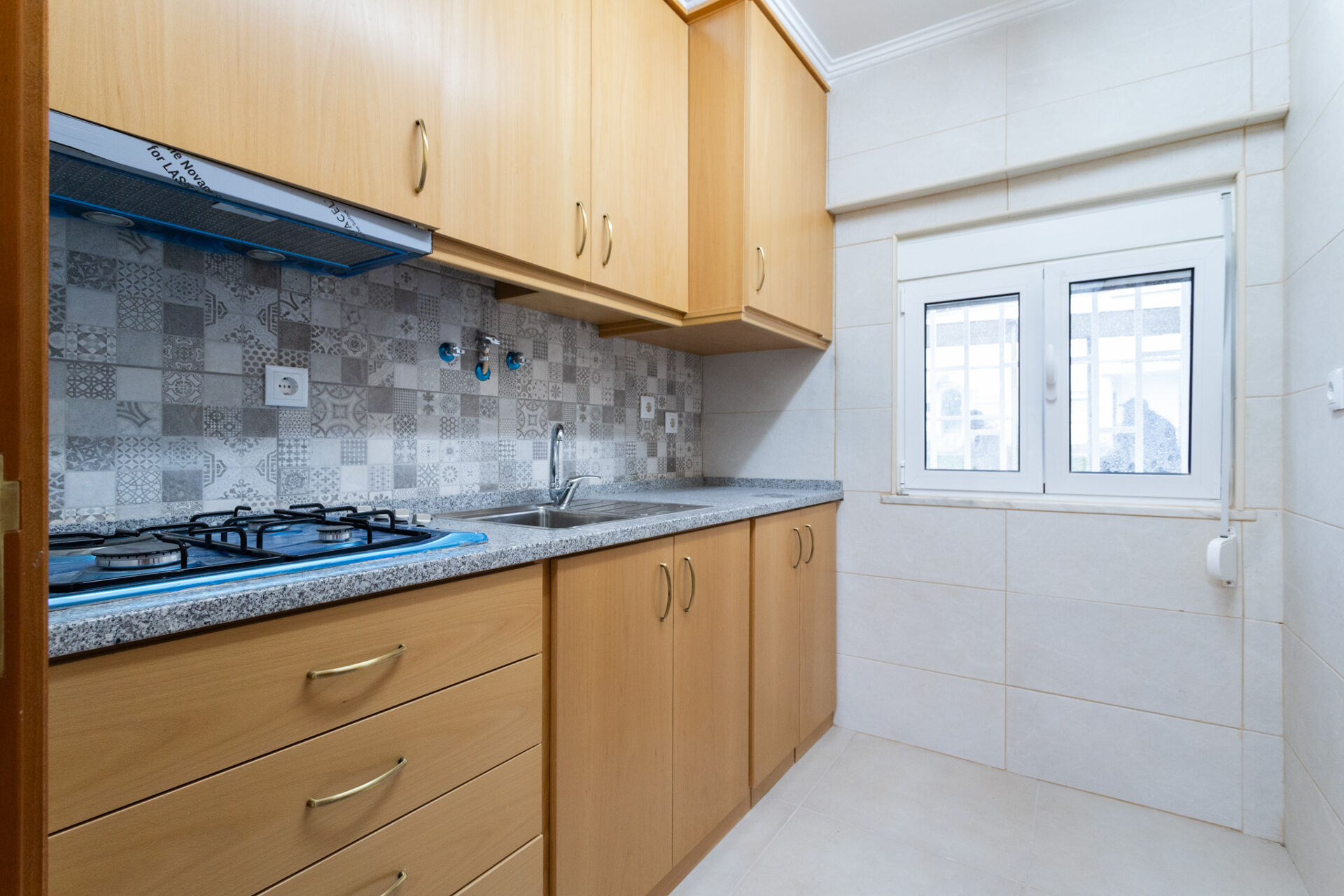 *RESERVADO* Charmoso Apartamento Familiar em Zona Tranquila com Estacionamento: O Refúgio Perfeito para Crianças e Convívios!