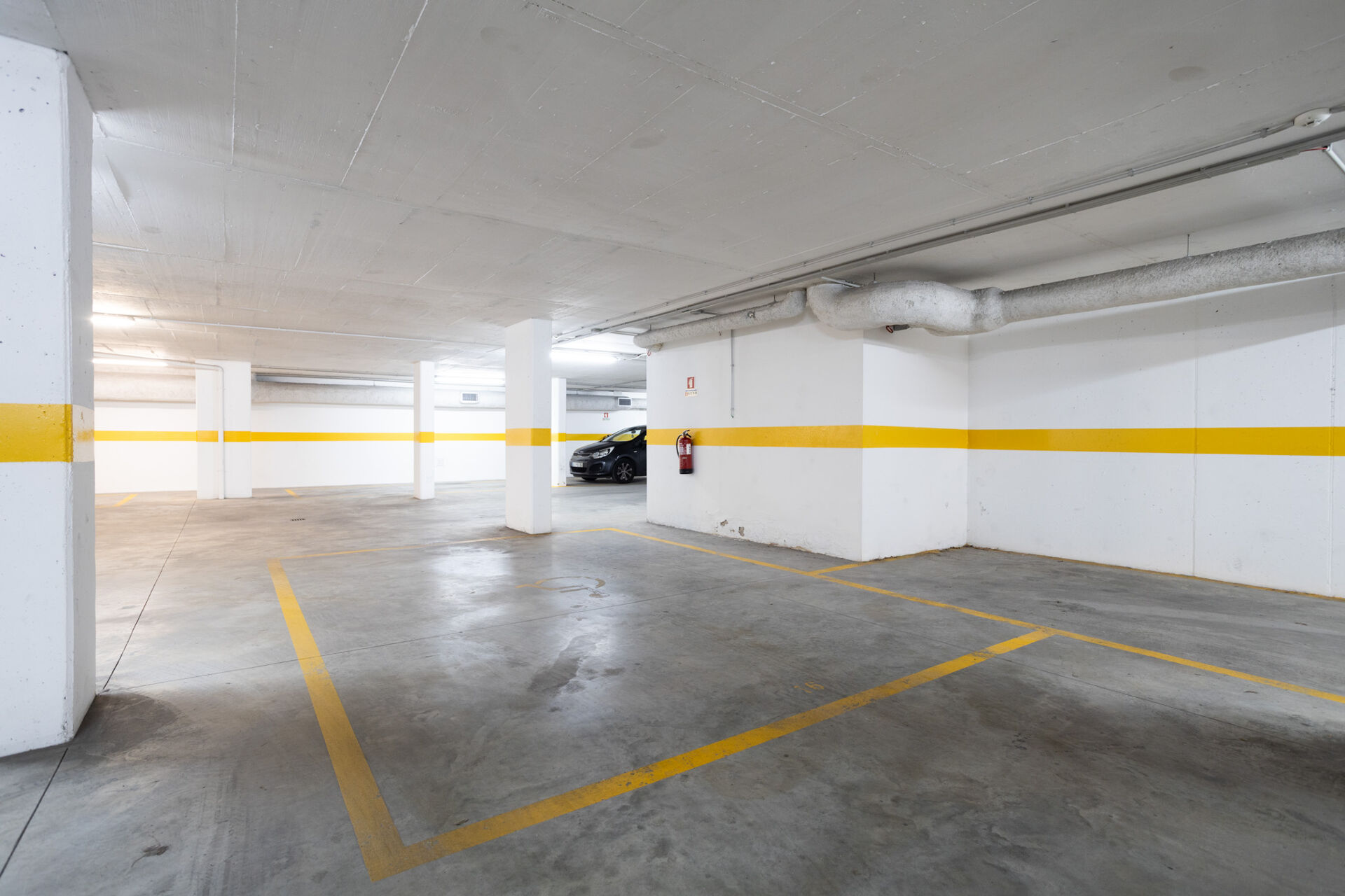 Garagem em Olival de Basto - Estacione o Seu Veículo com Conforto e Segurança