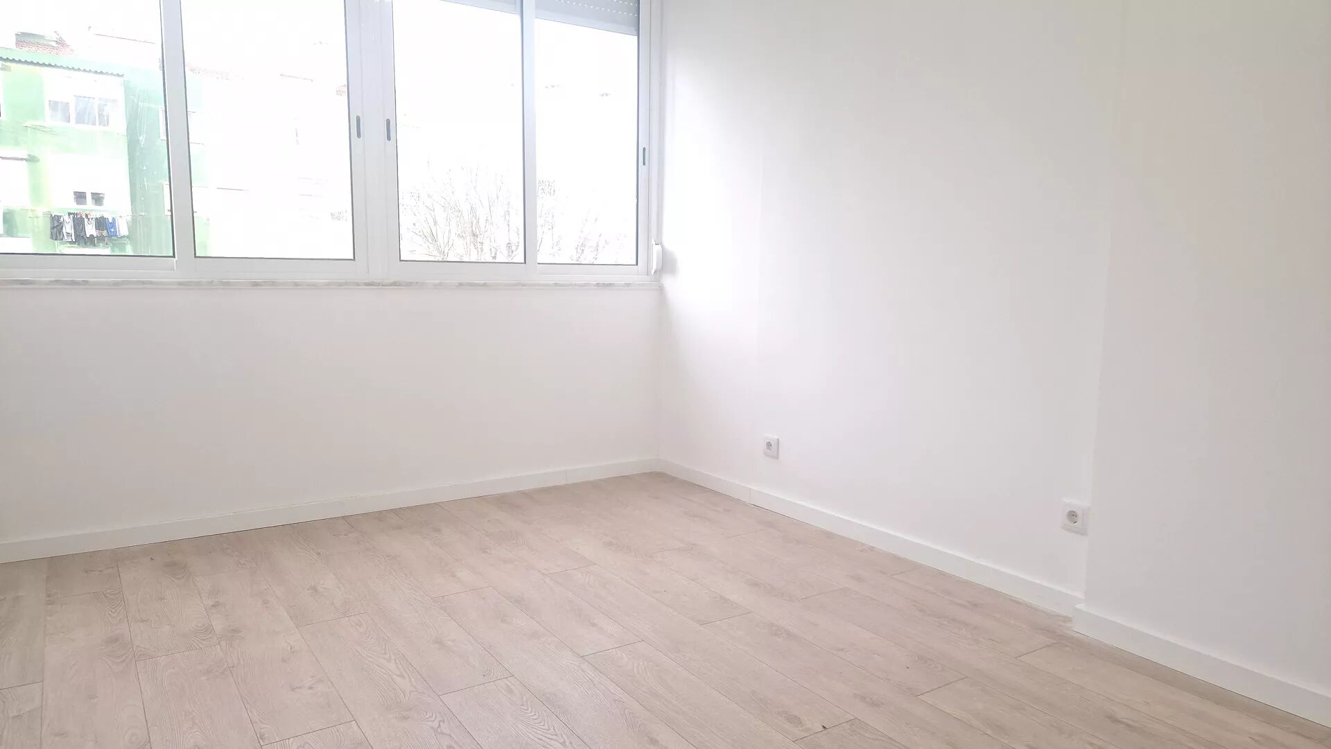 Apartamento T2+1 Remodelado com Terraço-Conforto e Conveniência na Perfeição!