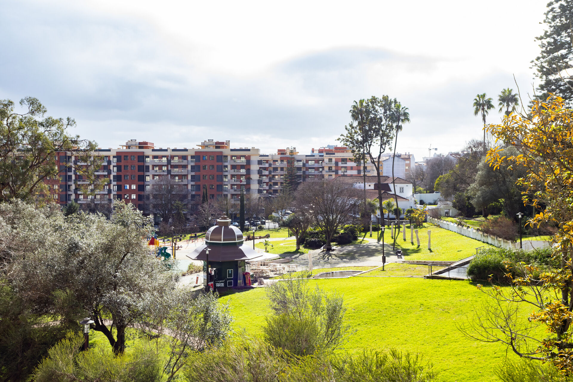 T3 para Arrendamento em MIRAFLORES – Rua Plácido Abreu 
