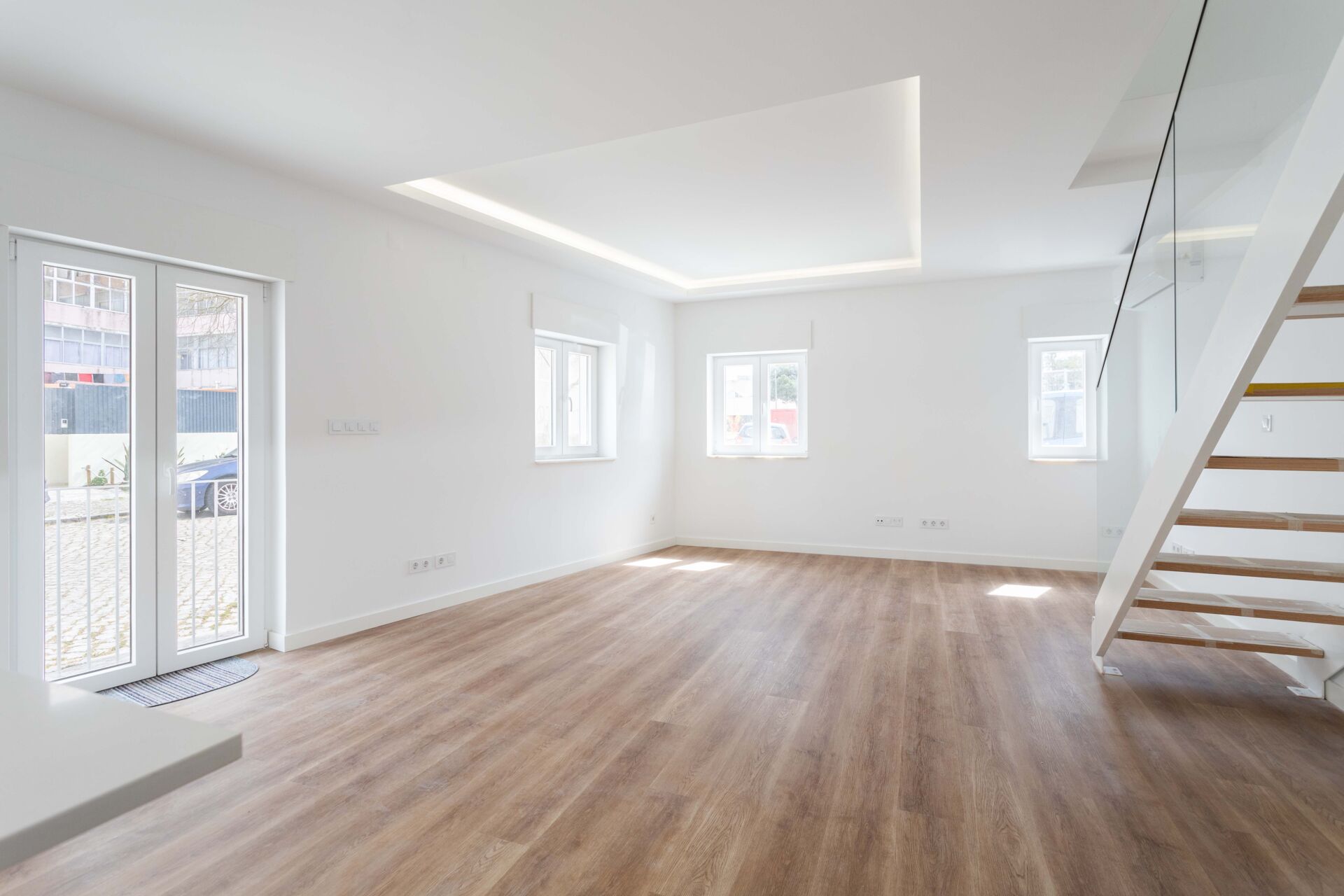 Finden Sie Ruhe in Trafaria: Wunderschönes T3-Haus mit modernem und nachhaltigem Design

