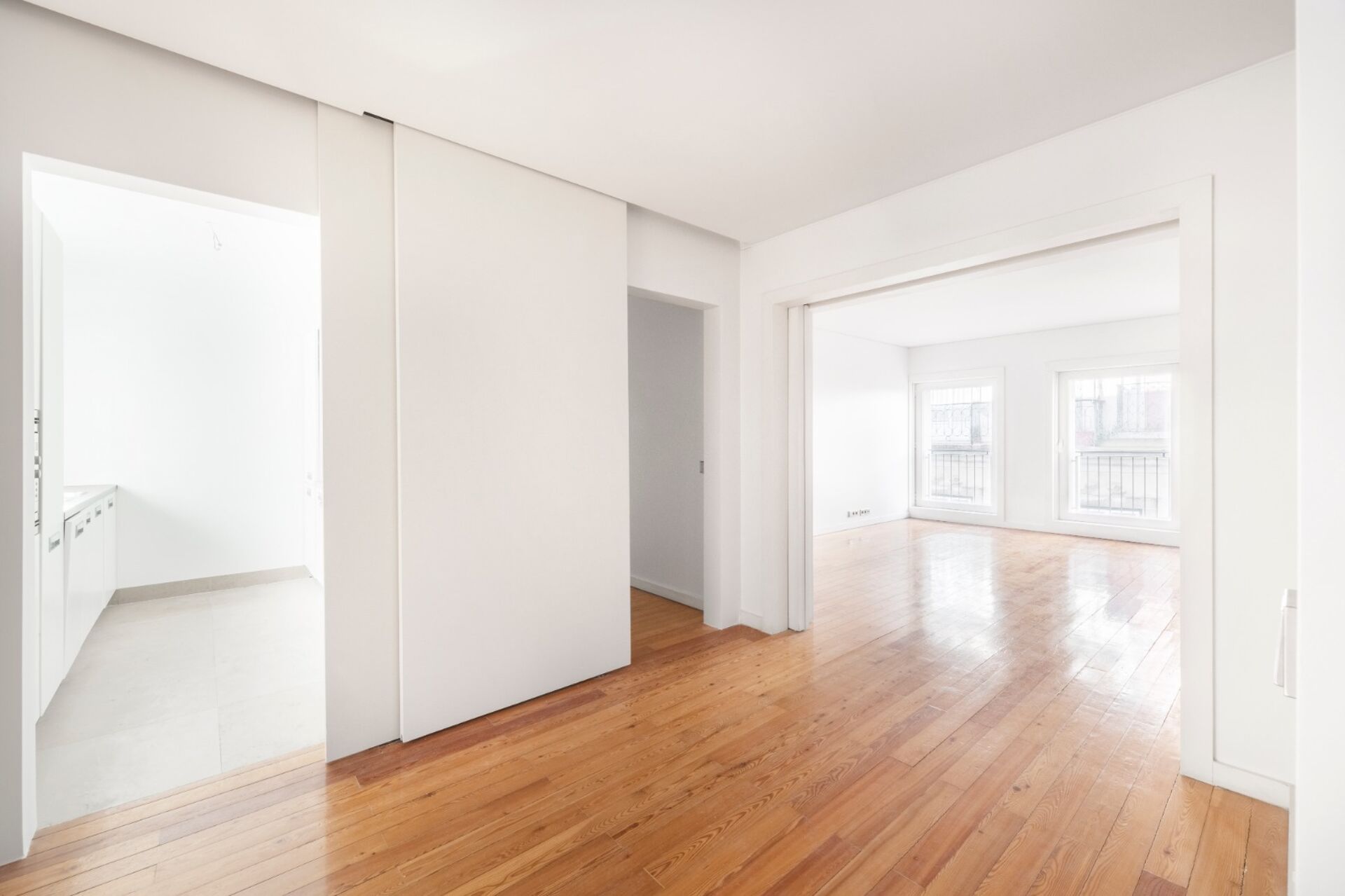 T2+1 junto ao Chiado com 2 lugares de estacionamento e com elevador em prédio de 2003