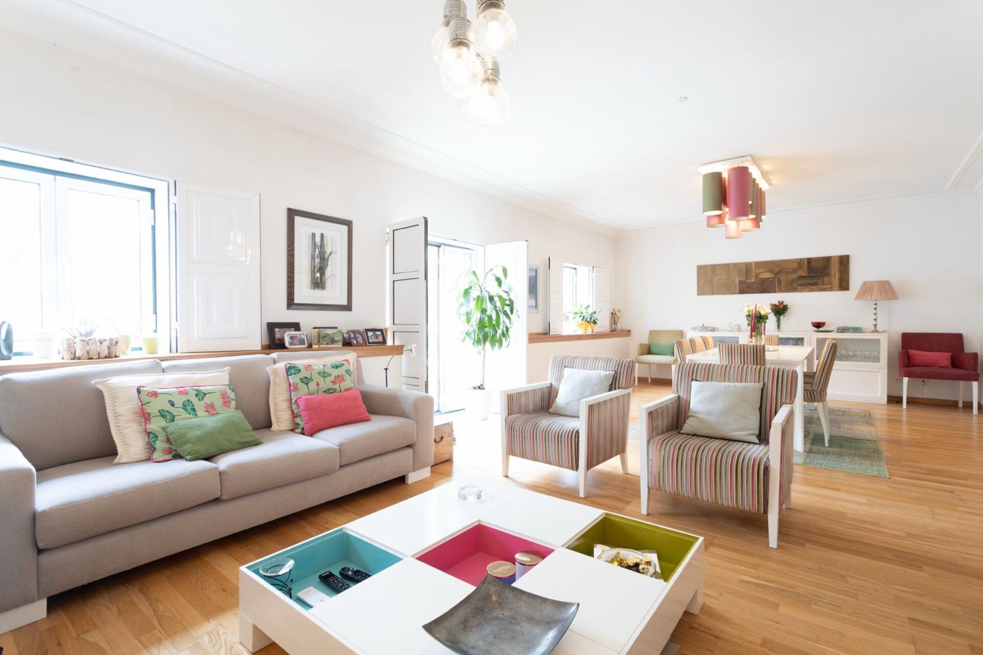 Duplex Sofisticado no Coração de Lisboa: Elegância, Espaço e Conforto para Toda a Família!