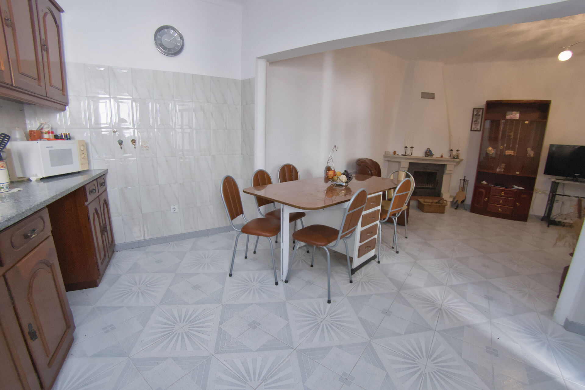 Moradia de 4 assoalhadas com garagem em Santo Aleixo 
