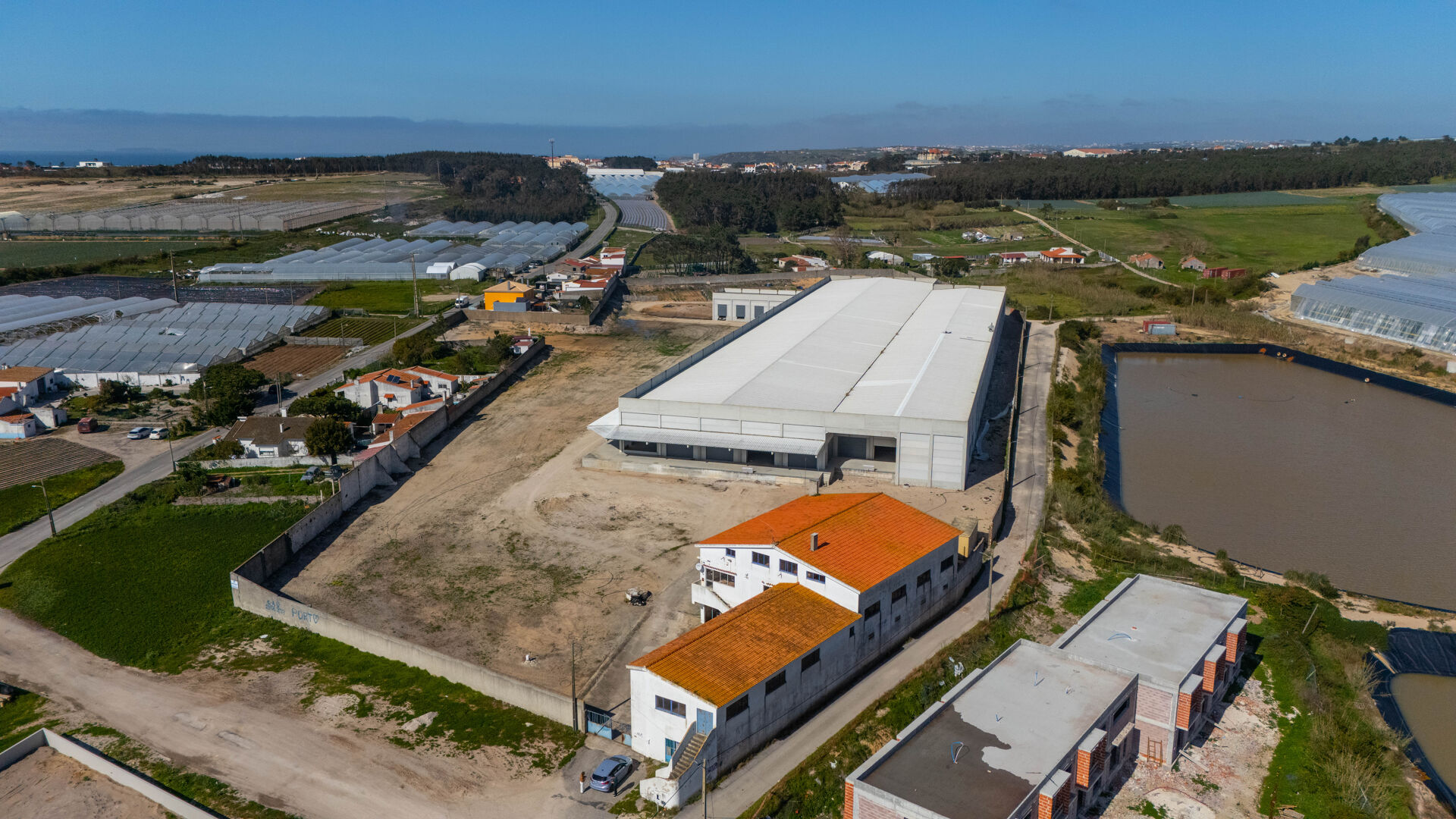 Entreposto em A-dos-Cunhados 8040m2