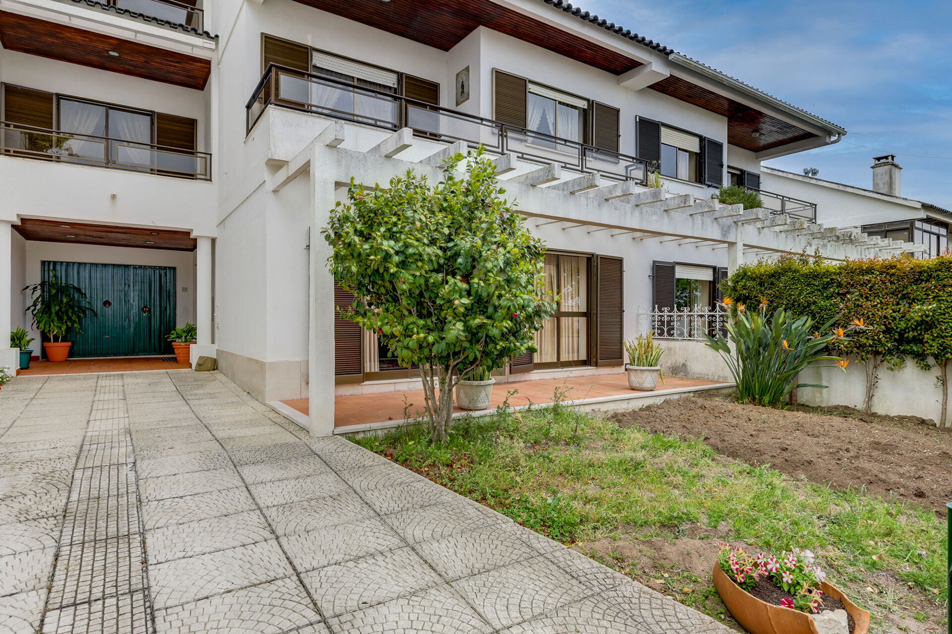 Moradia Geminada T4 em Carnaxide no concelho de Oeiras