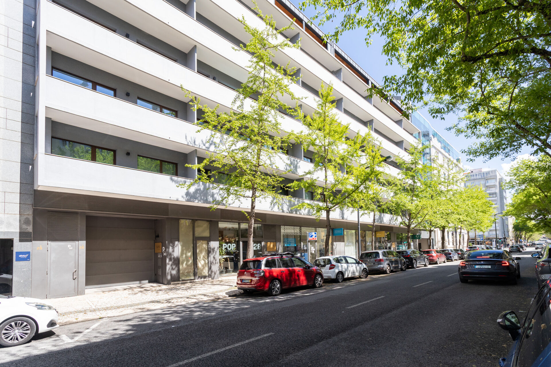T1 no Coração de Lisboa, com varanda e estacionamento.