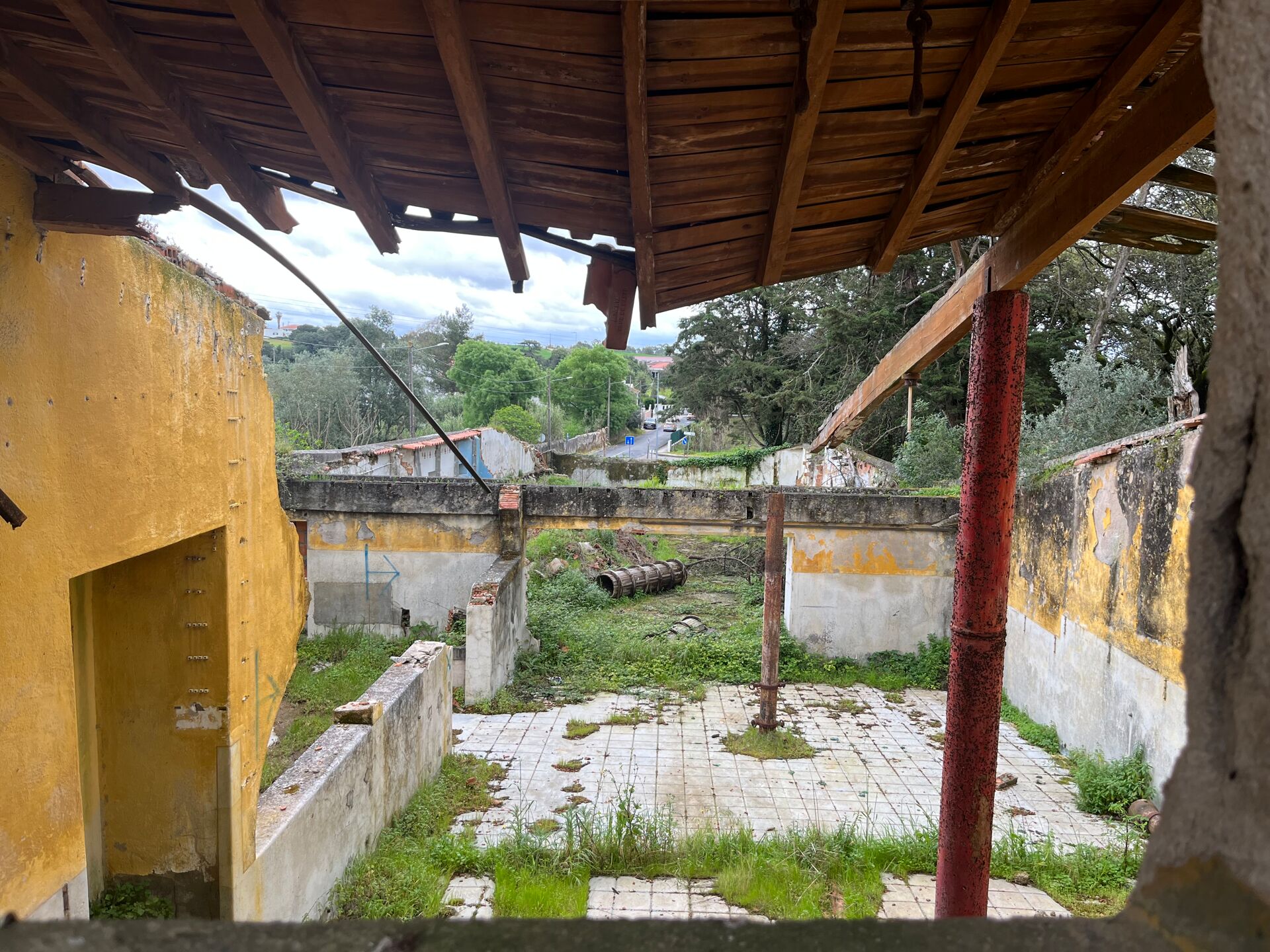 Terreno Urbano com Ruína junto ao Parque de Santa Eulália – Cartaxo